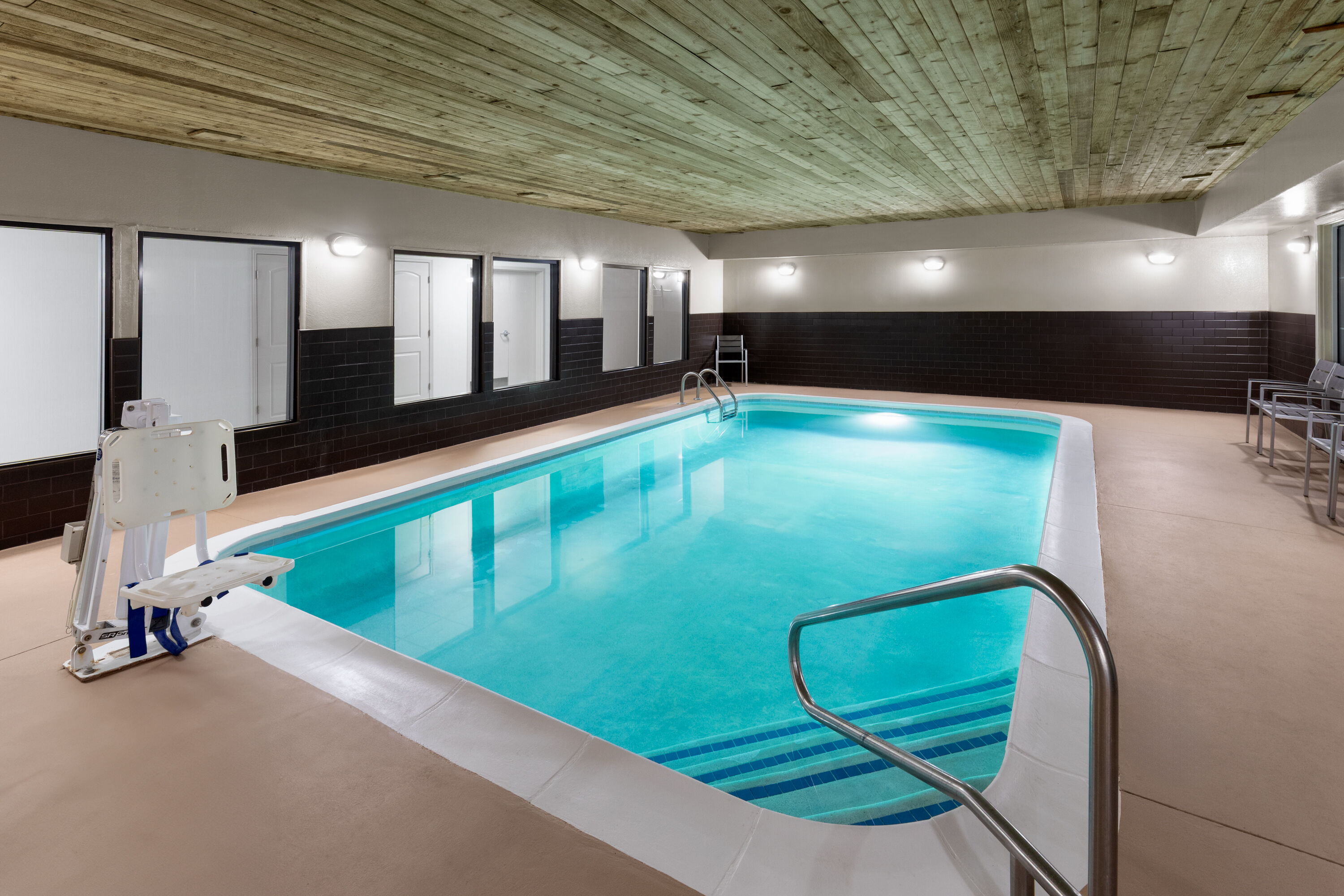 Indoor pool at the La Quinta Inn & Suites by Wyndham Lexington South / Hamburg in Lexington, Kentucky