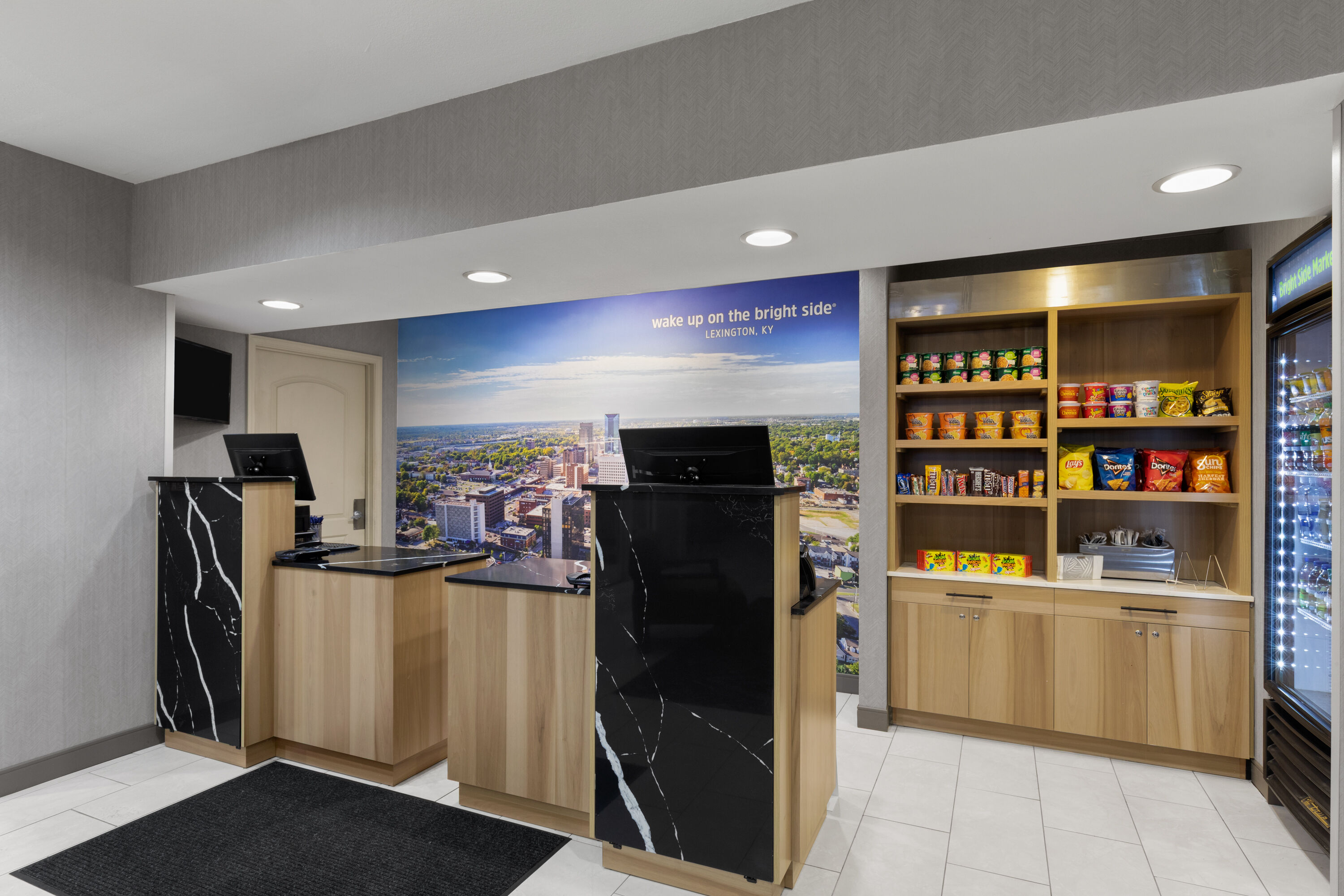 La Quinta Inn & Suites by Wyndham Lexington South / Hamburg reception in Lexington, Kentucky