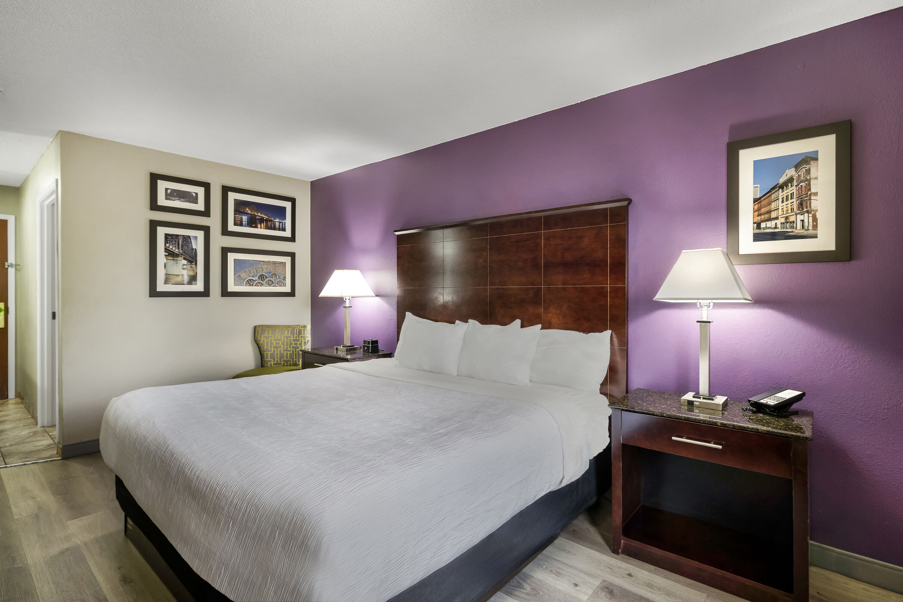 King bed guest room at the La Quinta Inn & Suites by Wyndham Louisville East in Louisville, Kentucky