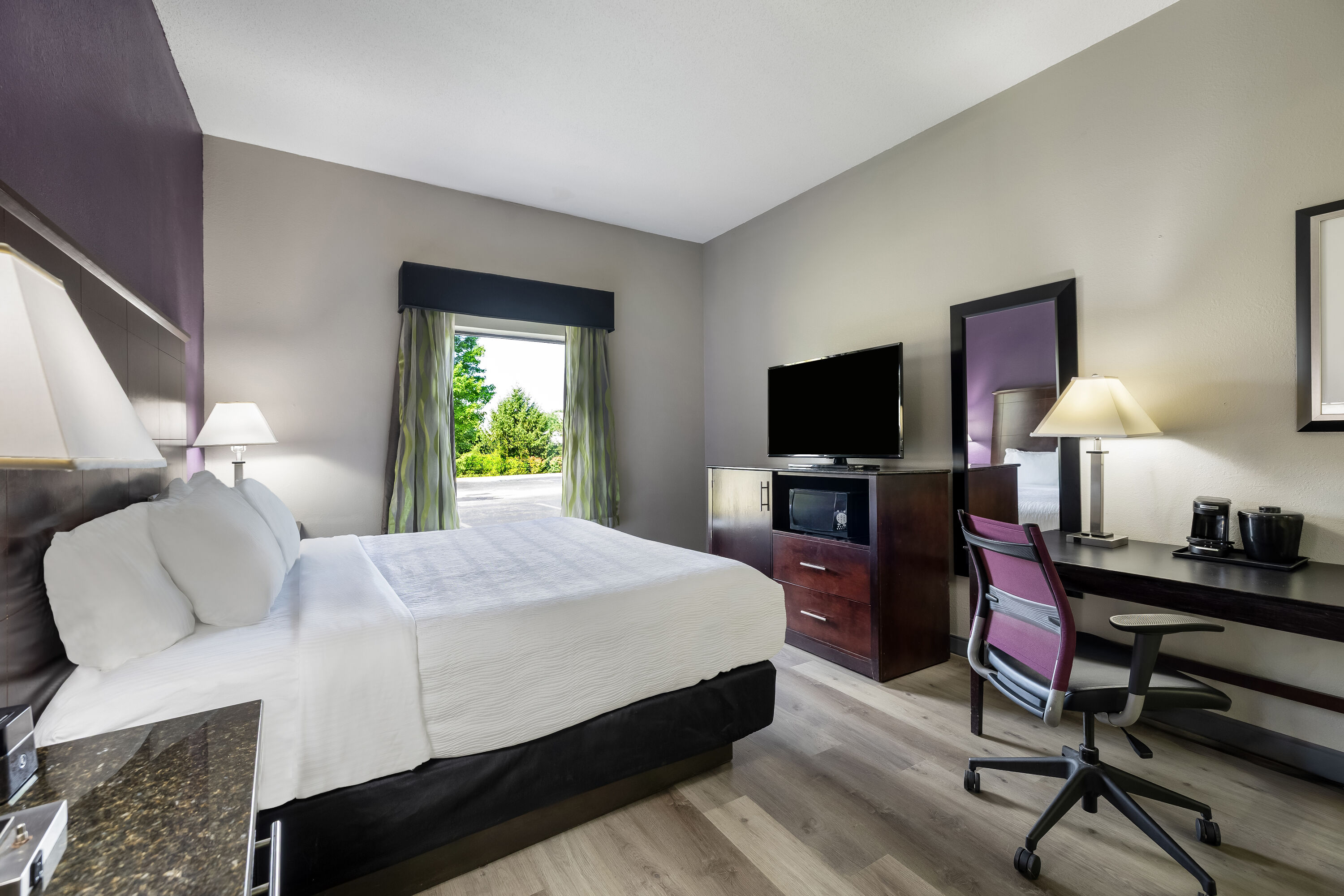 La Quinta Inn & Suites by Wyndham Louisville East suite in Louisville, Kentucky