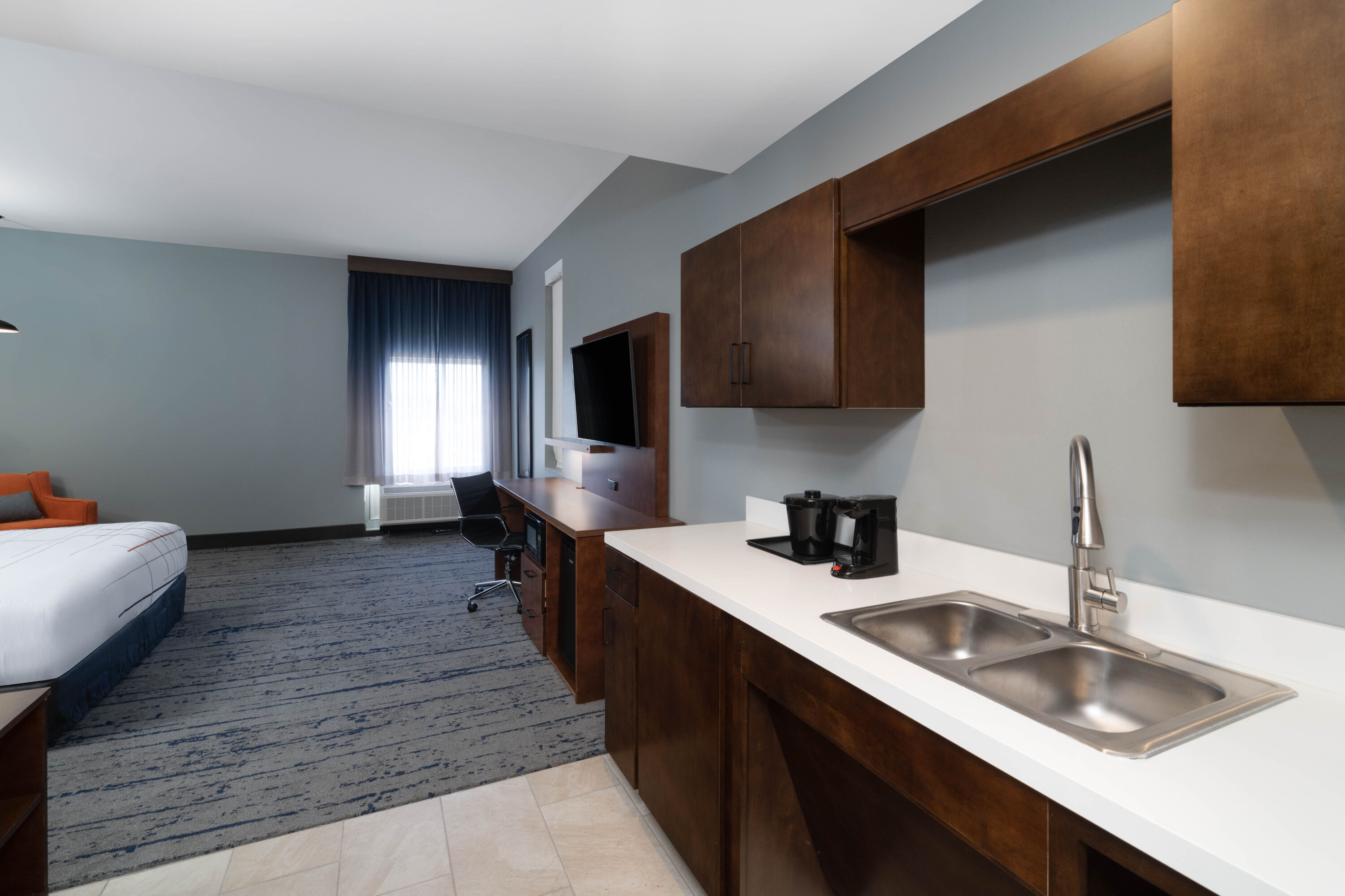 Guest room at the La Quinta Inn & Suites by Wyndham Louisville NE/Old Henry Rd in Louisville, Kentucky