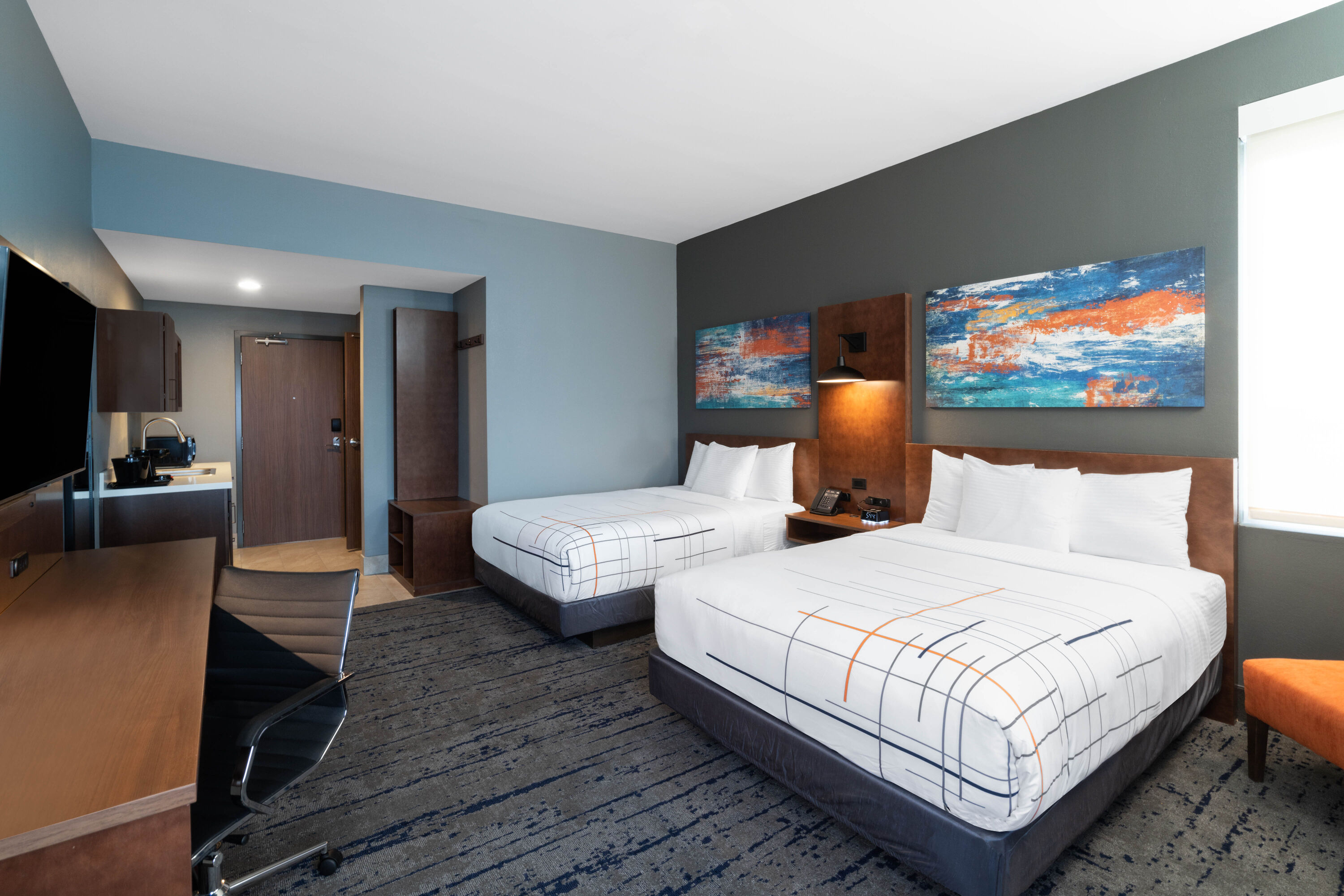 La Quinta Inn & Suites by Wyndham Louisville NE/Old Henry Rd suite in Louisville, Kentucky