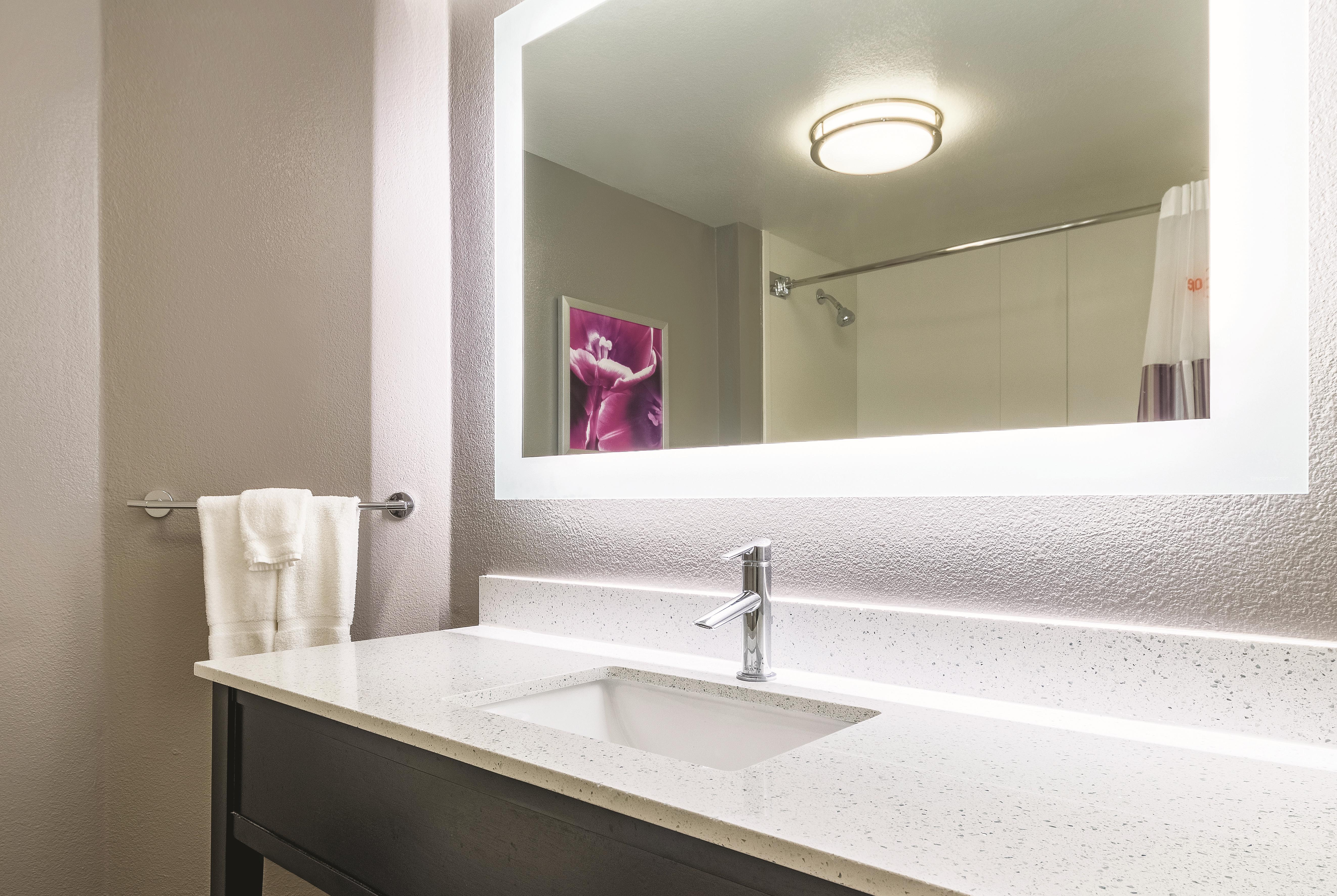 Guest room at the La Quinta Inn & Suites by Wyndham Alexandria Airport in Alexandria, Louisiana