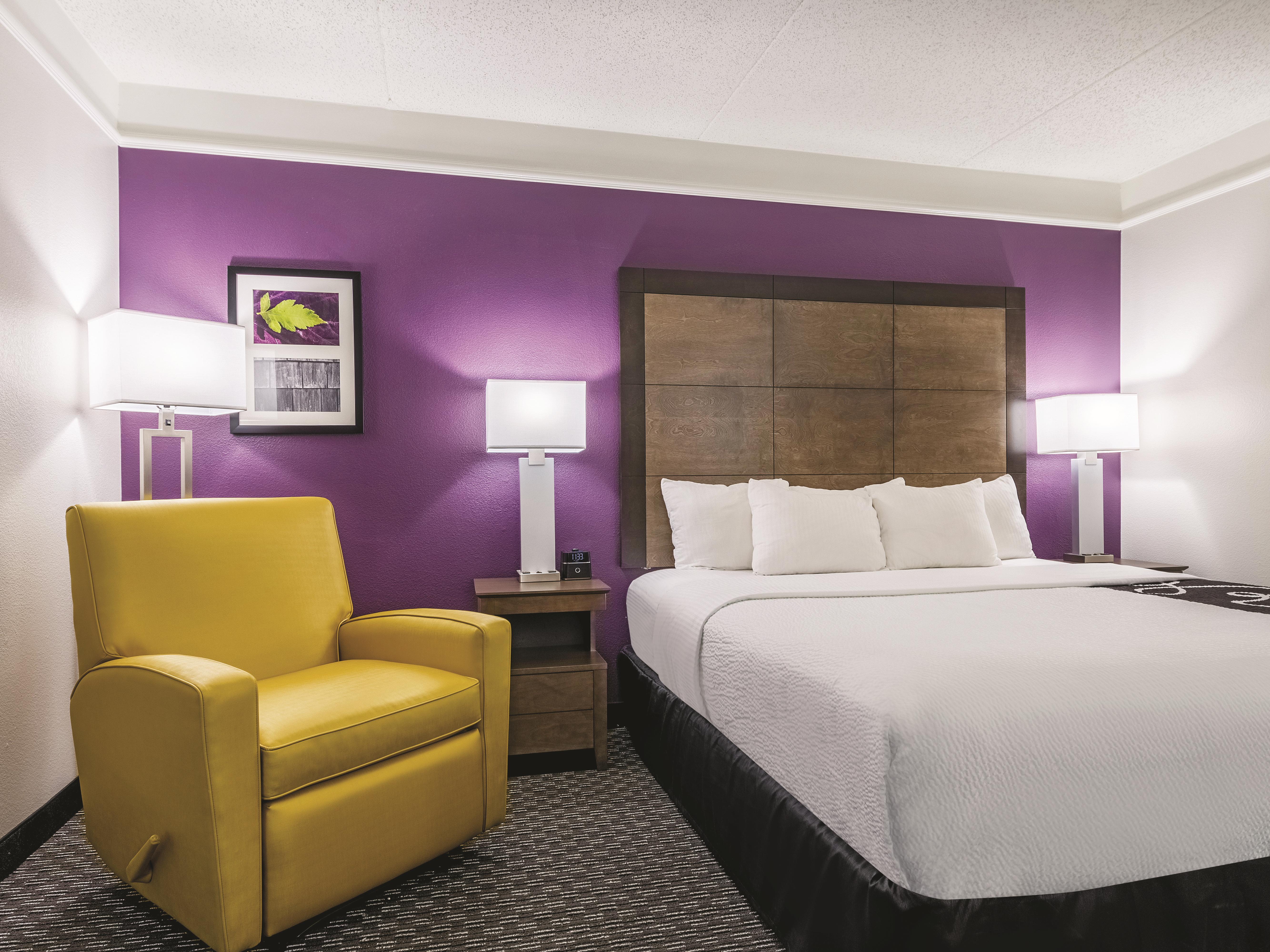 Guest room at the La Quinta Inn & Suites by Wyndham Alexandria Airport in Alexandria, Louisiana