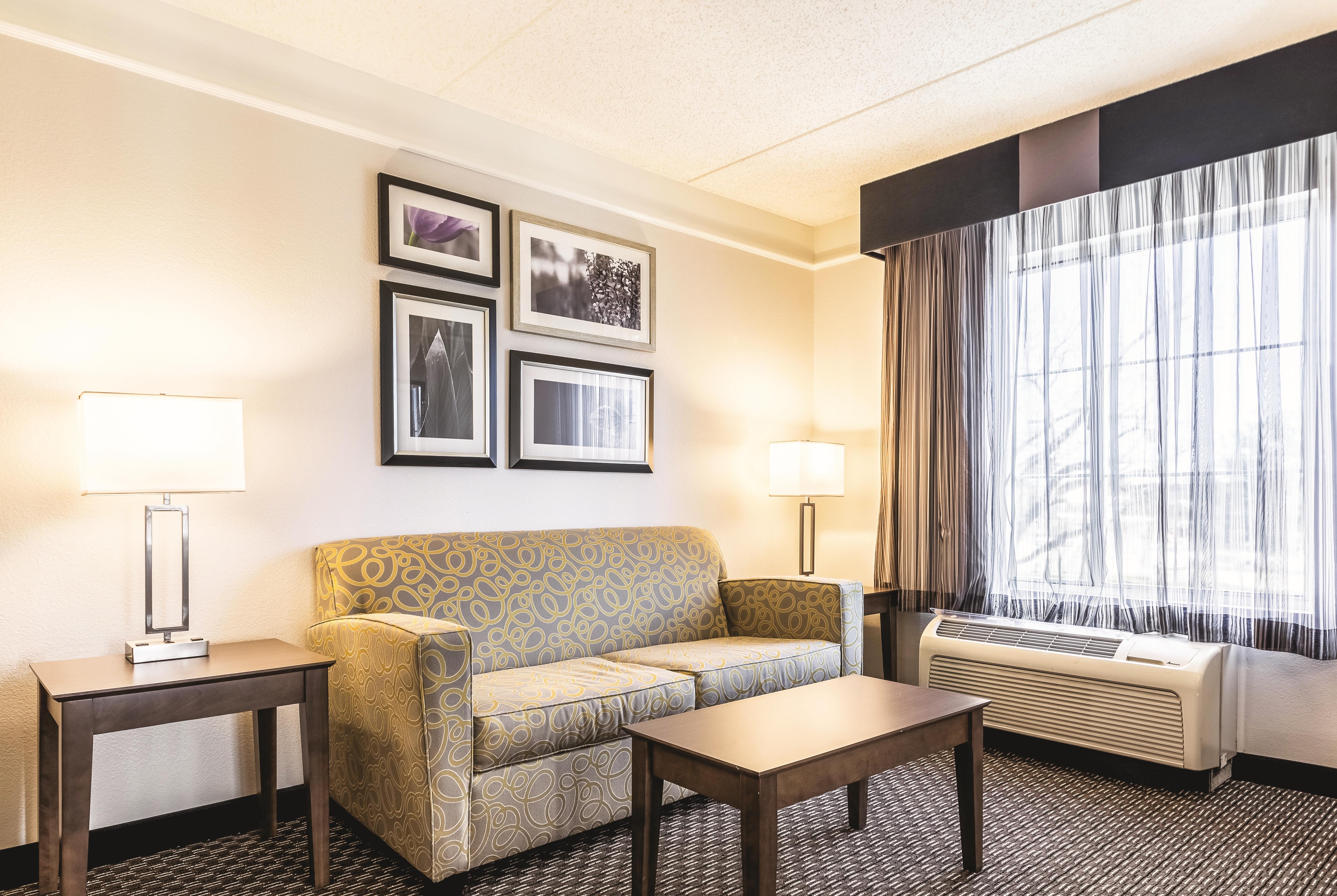 La Quinta Inn & Suites by Wyndham Alexandria Airport suite in Alexandria, Louisiana