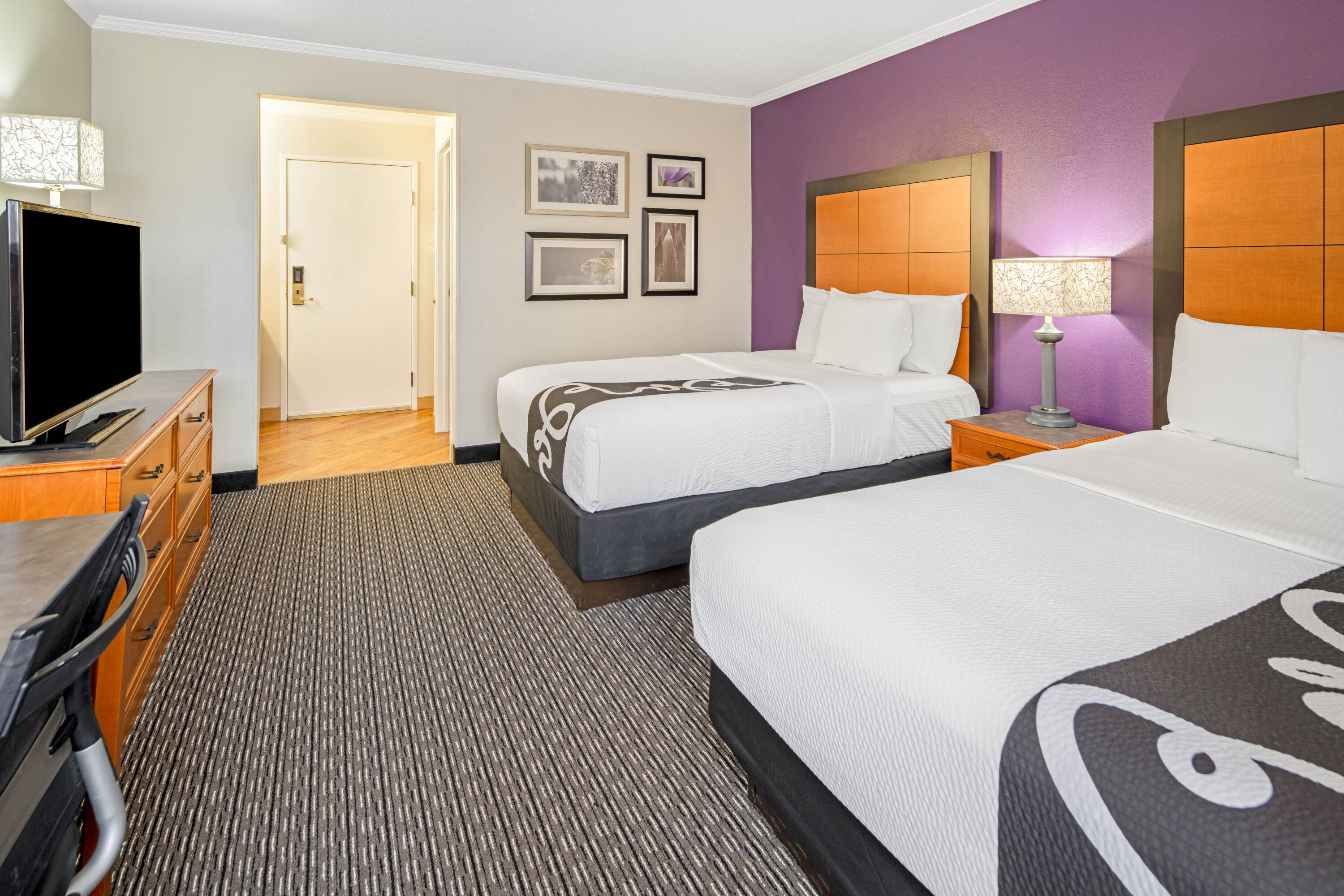 Guest room at the La Quinta Inn & Suites by Wyndham Baton Rouge Siegen Lane in Baton Rouge, Louisiana