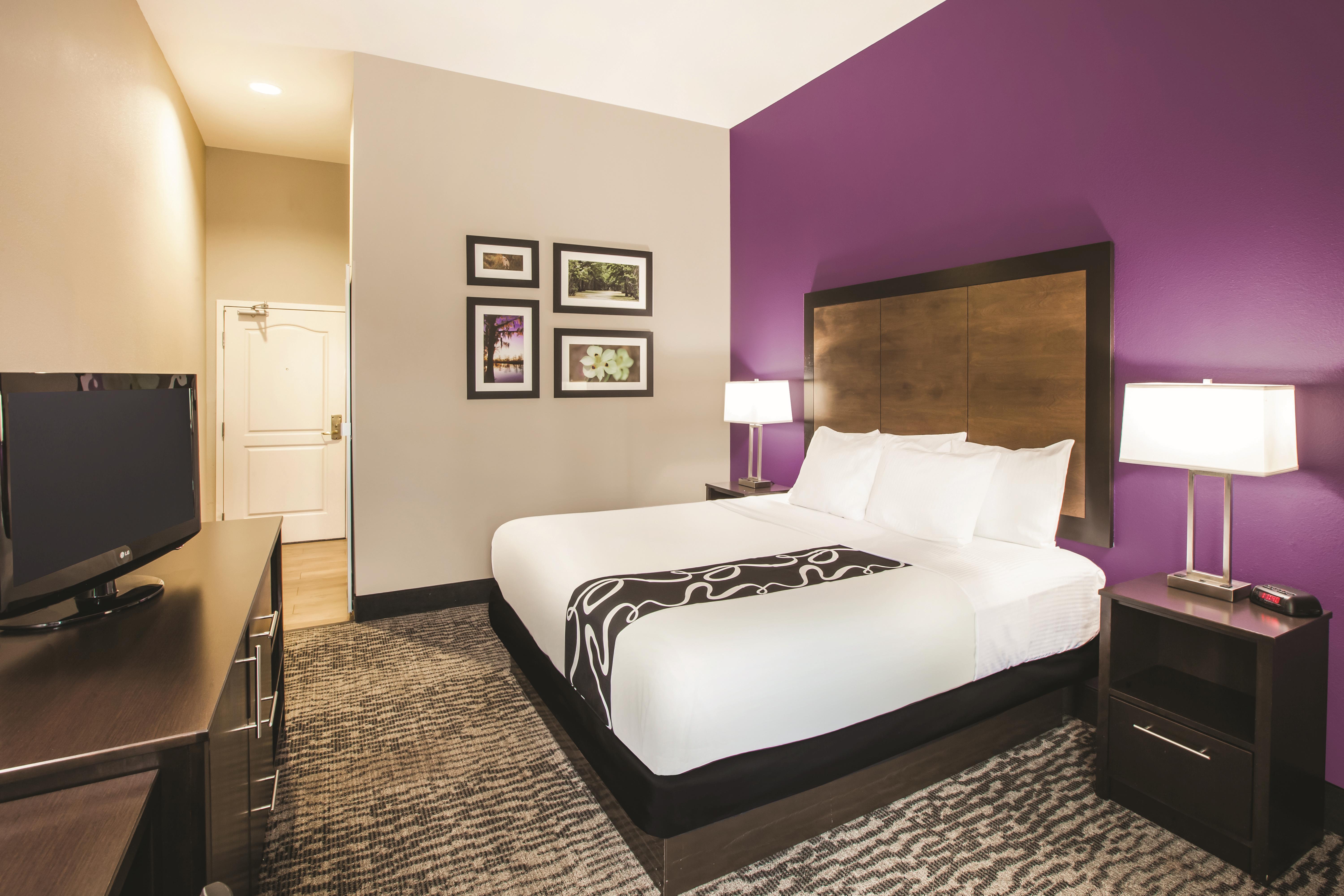 La Quinta Inn & Suites by Wyndham Baton Rouge Denham Springs - hotel rooms