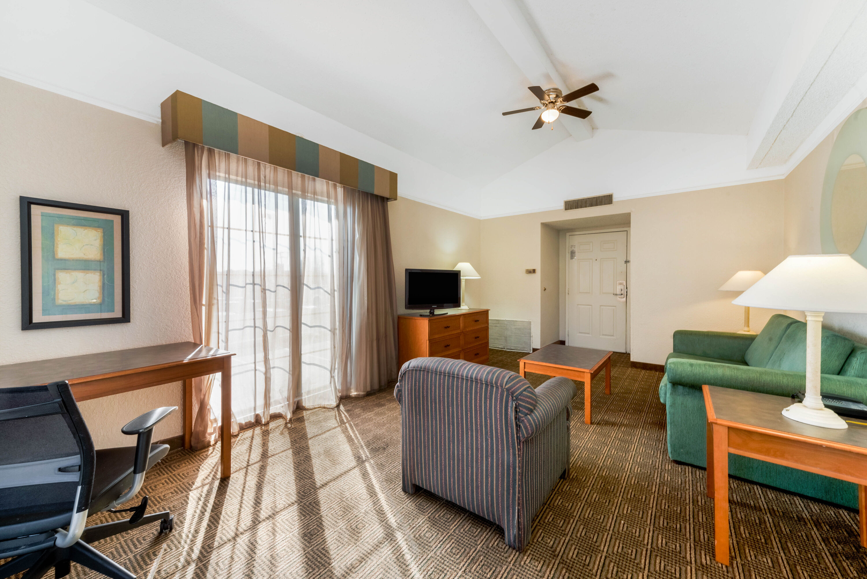 La Quinta Inn by Wyndham Bossier City suite in Bossier City, Louisiana