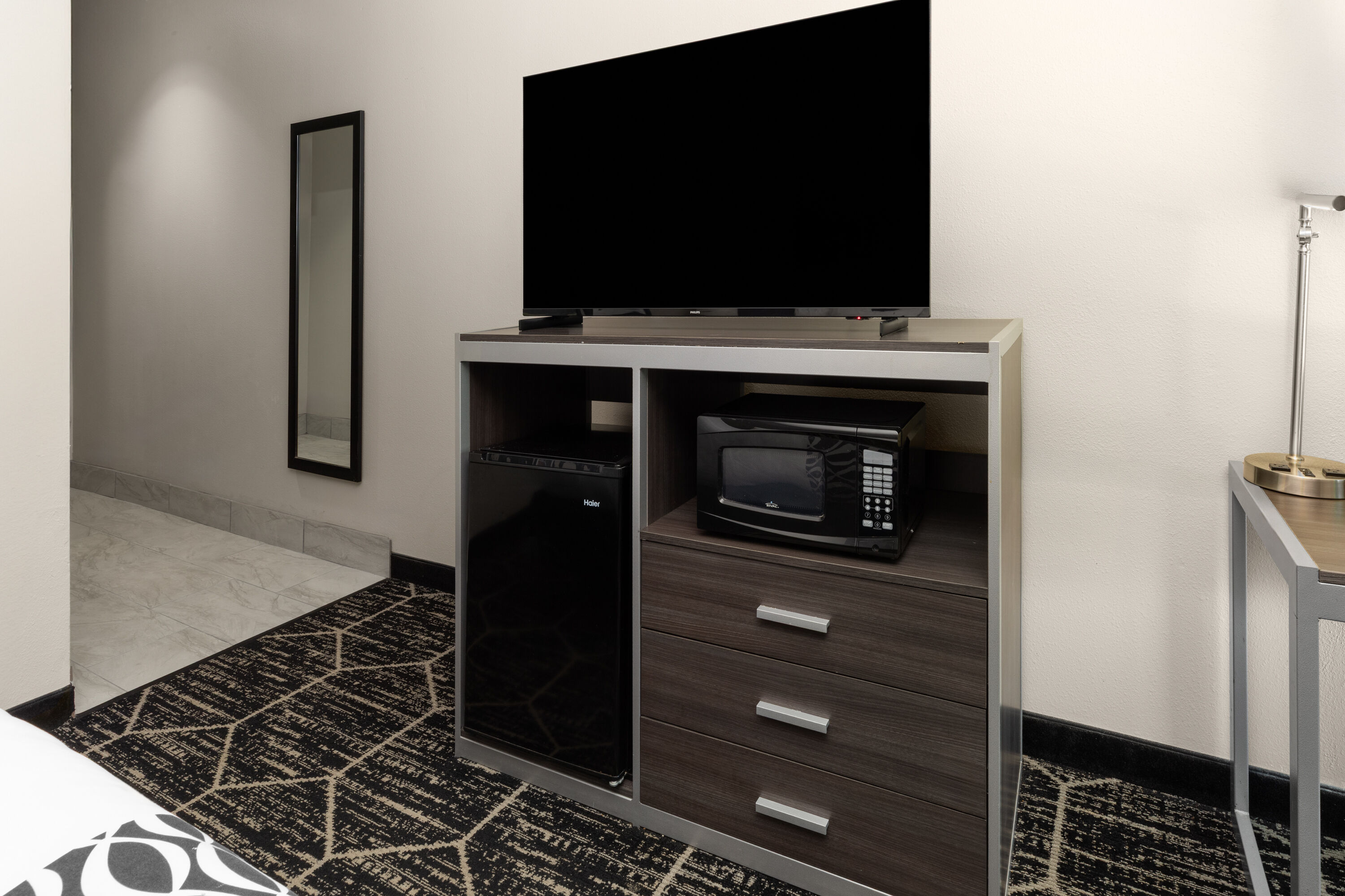 Guest room at the La Quinta Inn & Suites by Wyndham Boutte in Boutte, Louisiana