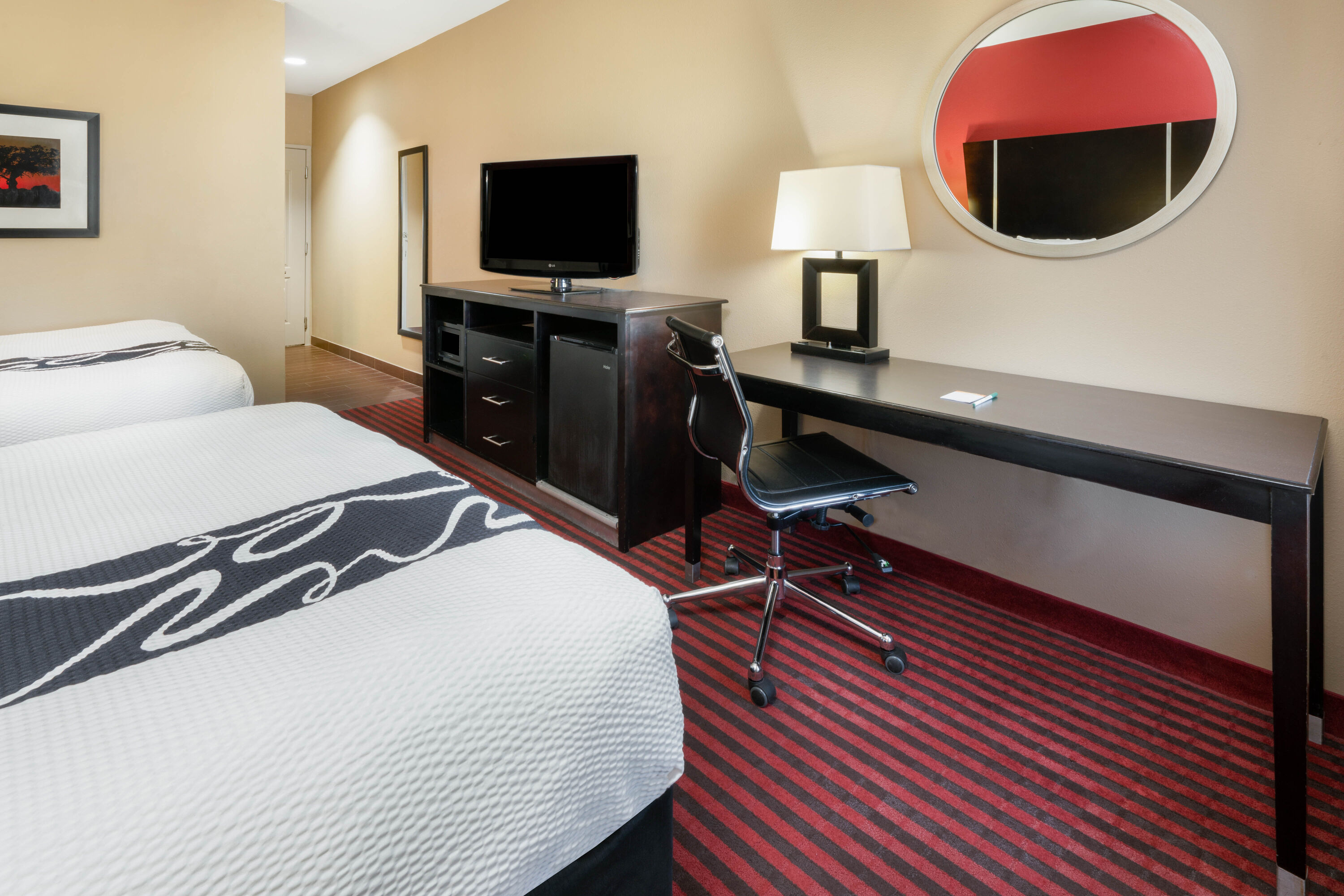 Guest room at the La Quinta Inn & Suites by Wyndham Boutte in Boutte, Louisiana
