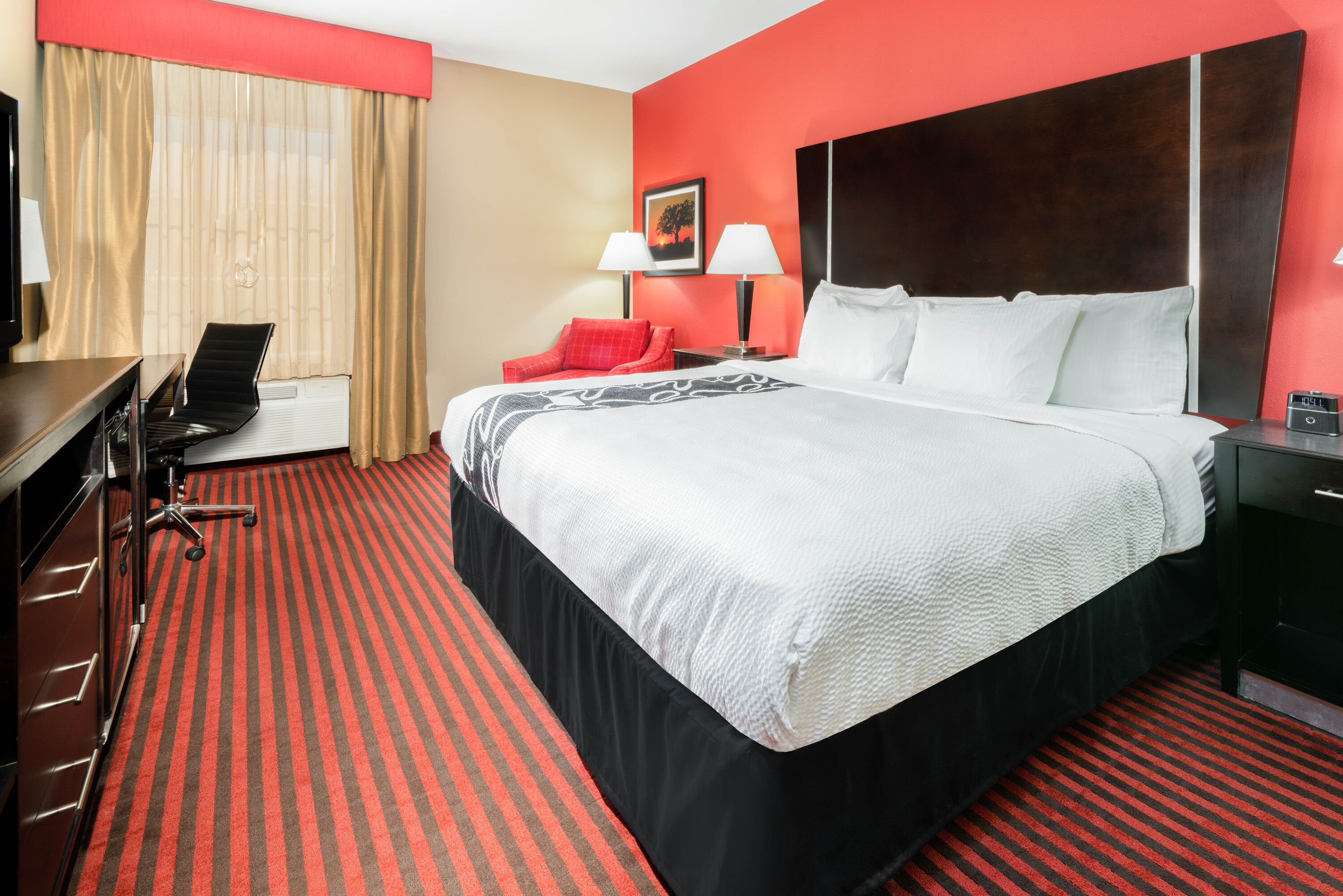 Guest room at the La Quinta Inn & Suites by Wyndham Boutte in Boutte, Louisiana