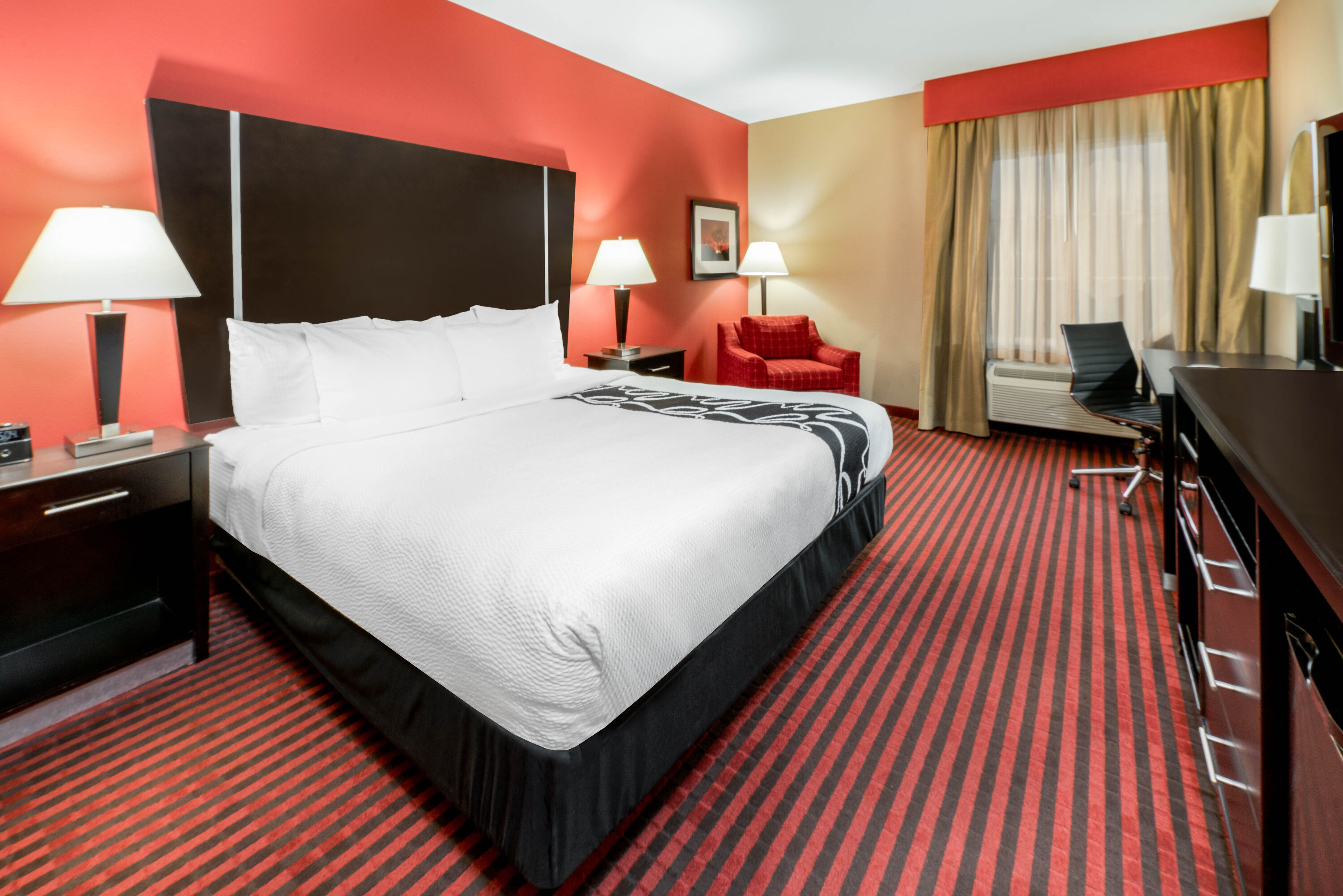 Guest room at the La Quinta Inn & Suites by Wyndham Boutte in Boutte, Louisiana