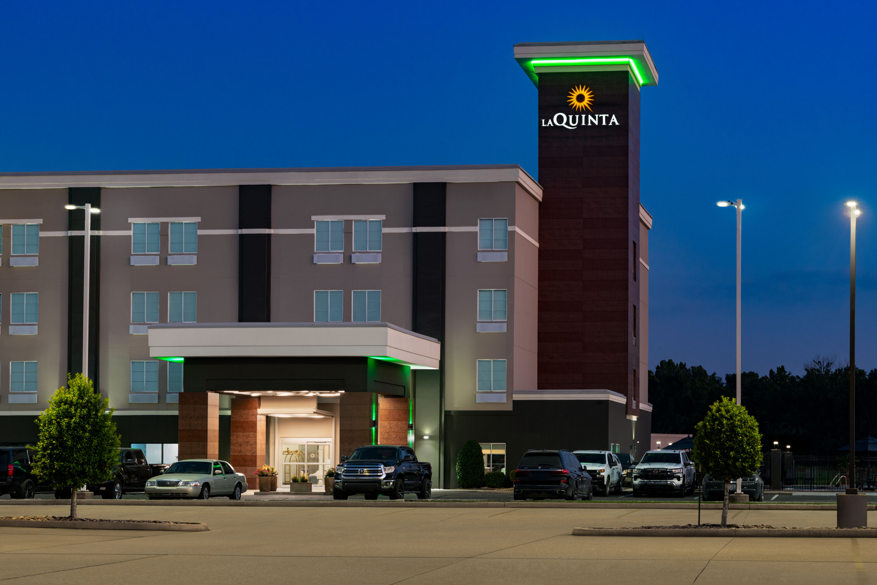 Exterior of La Quinta Inn & Suites by Wyndham Gonzales LA hotel in Gonzales, Louisiana