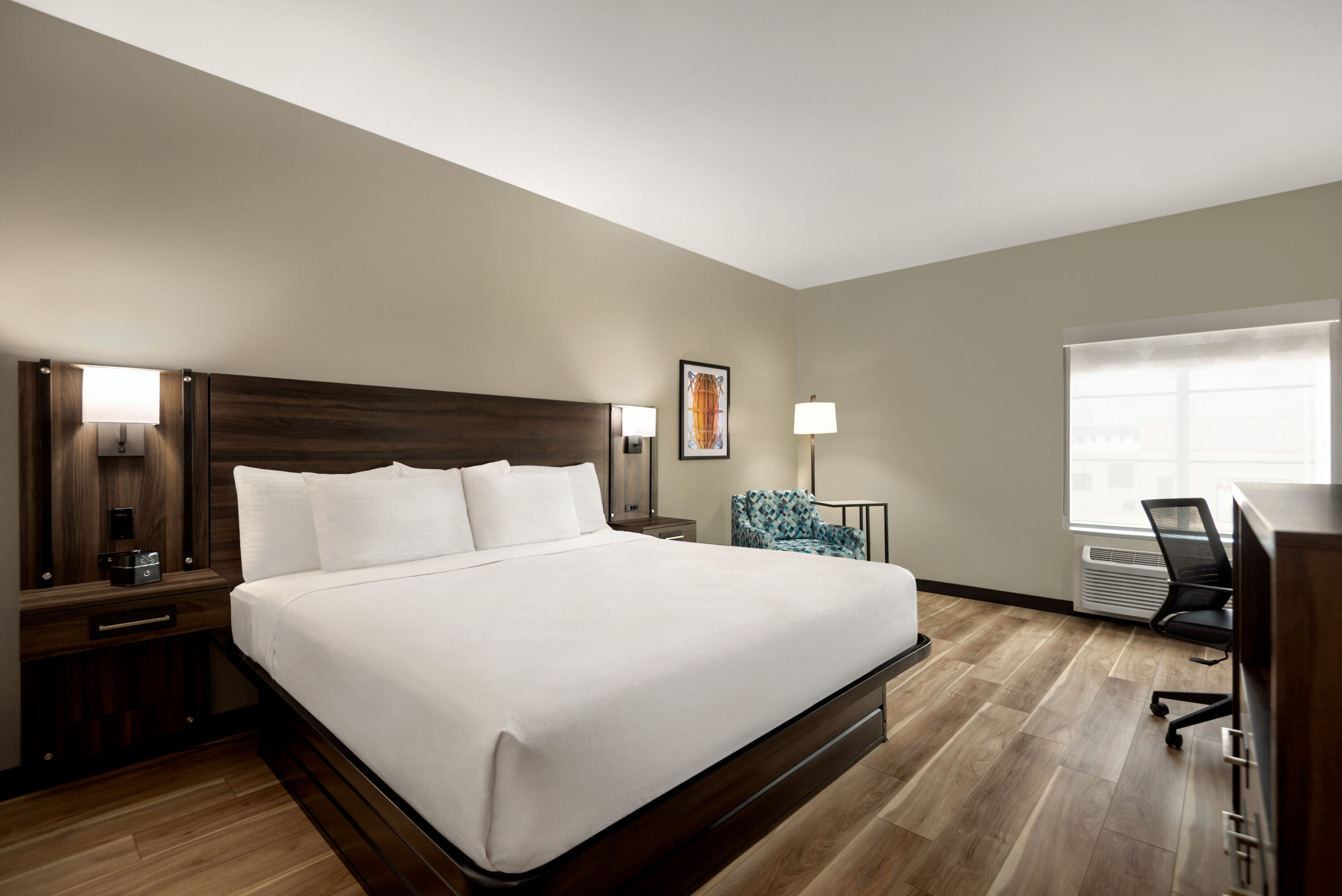 Guest room at the La Quinta Inn & Suites by Wyndham Gonzales LA in Gonzales, Louisiana