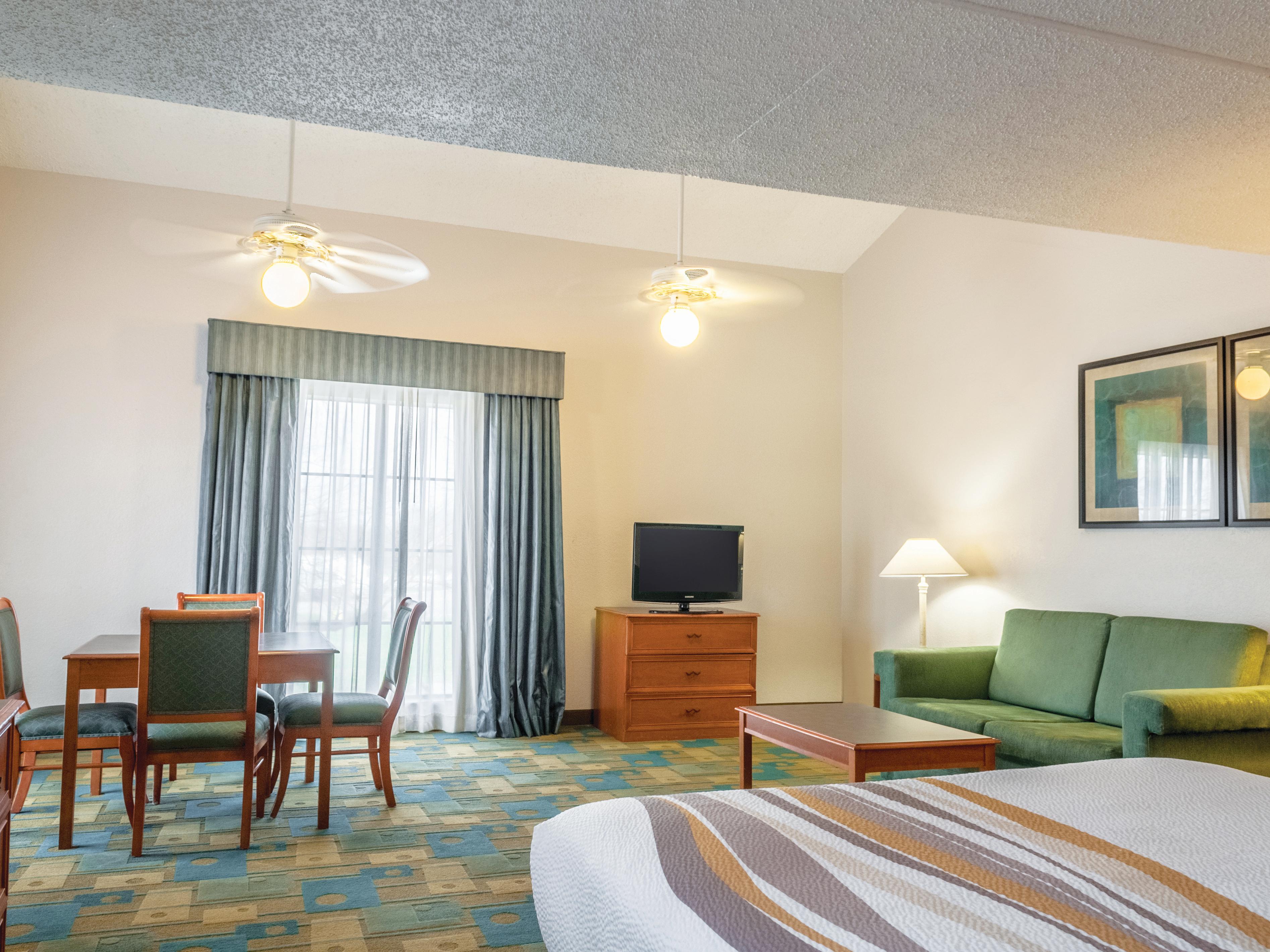 La Quinta Inn by Wyndham New Orleans West Bank / Gretna suite in Gretna, Louisiana