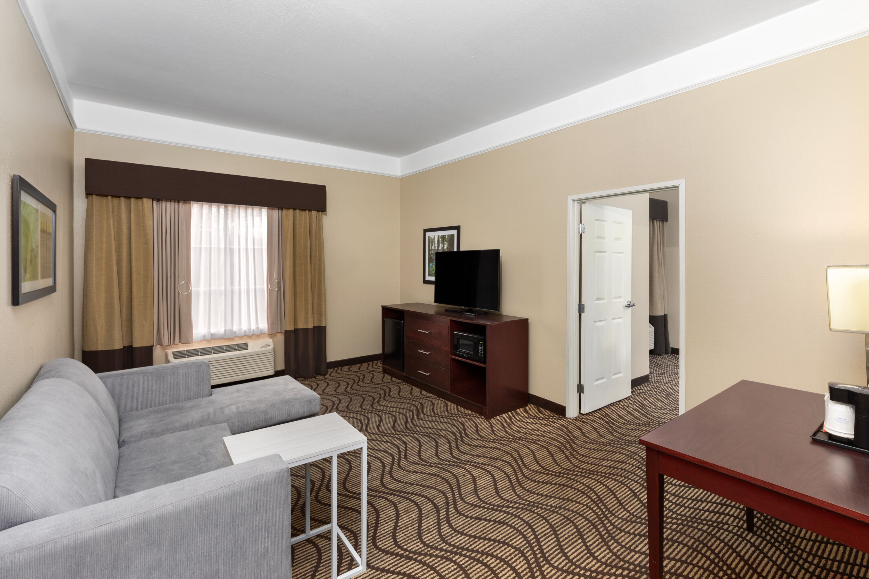 La Quinta Inn & Suites by Wyndham Houma suite in Houma, Louisiana