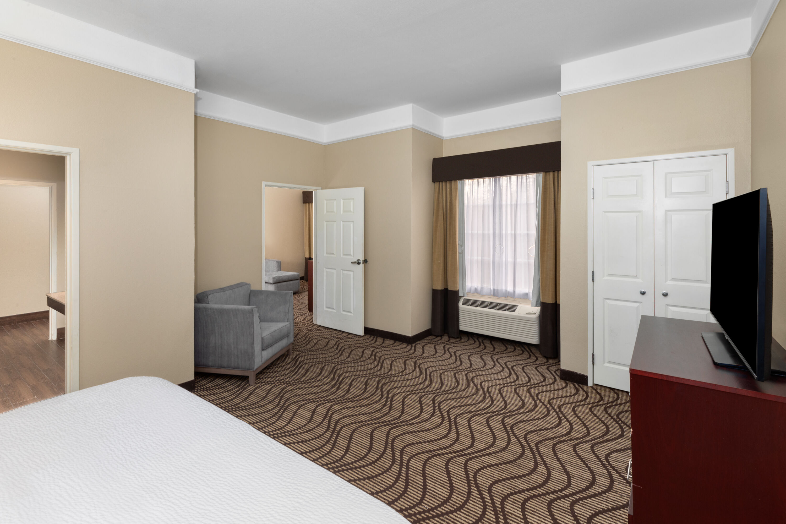 La Quinta Inn & Suites by Wyndham Houma suite in Houma, Louisiana