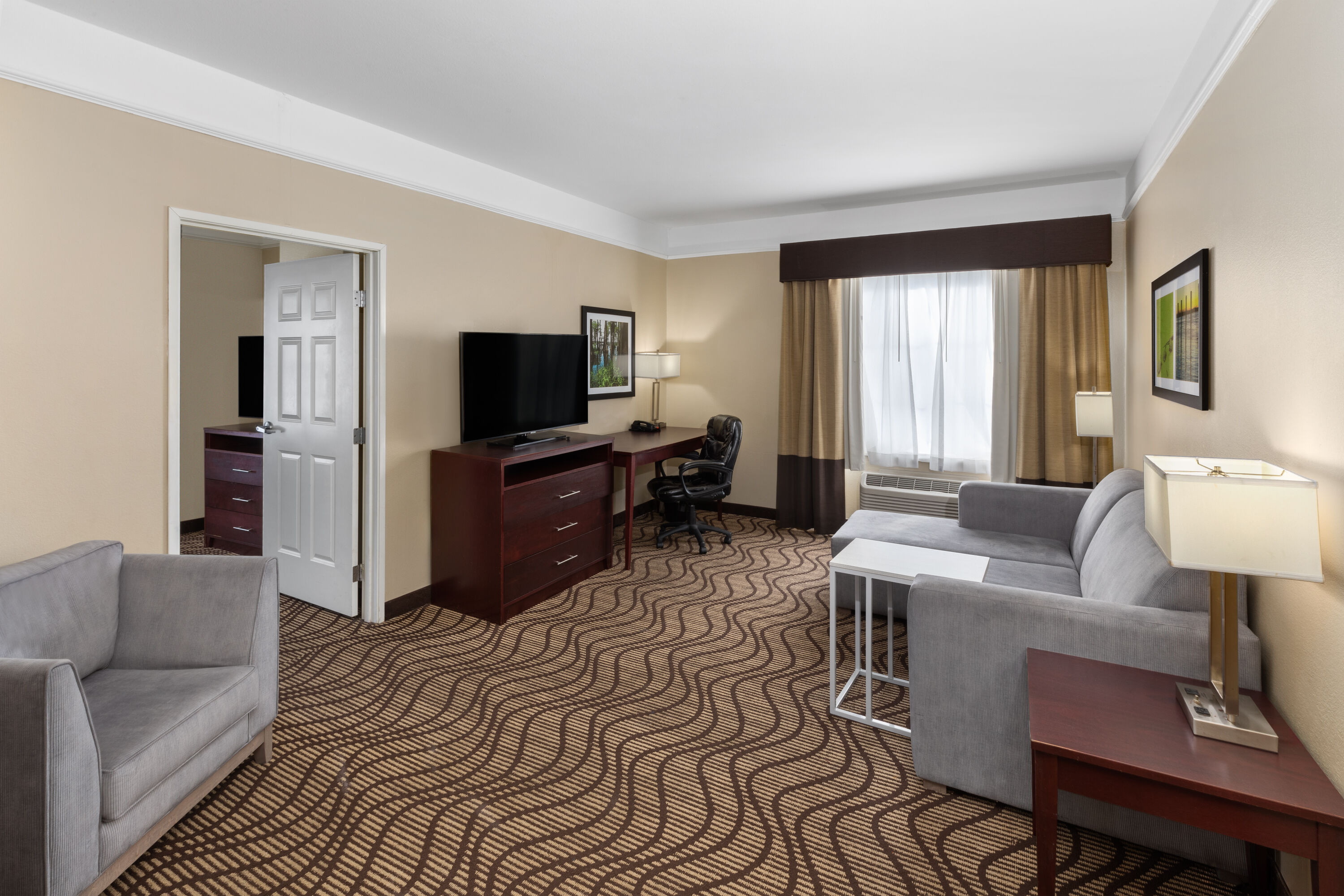 La Quinta Inn & Suites by Wyndham Houma suite in Houma, Louisiana