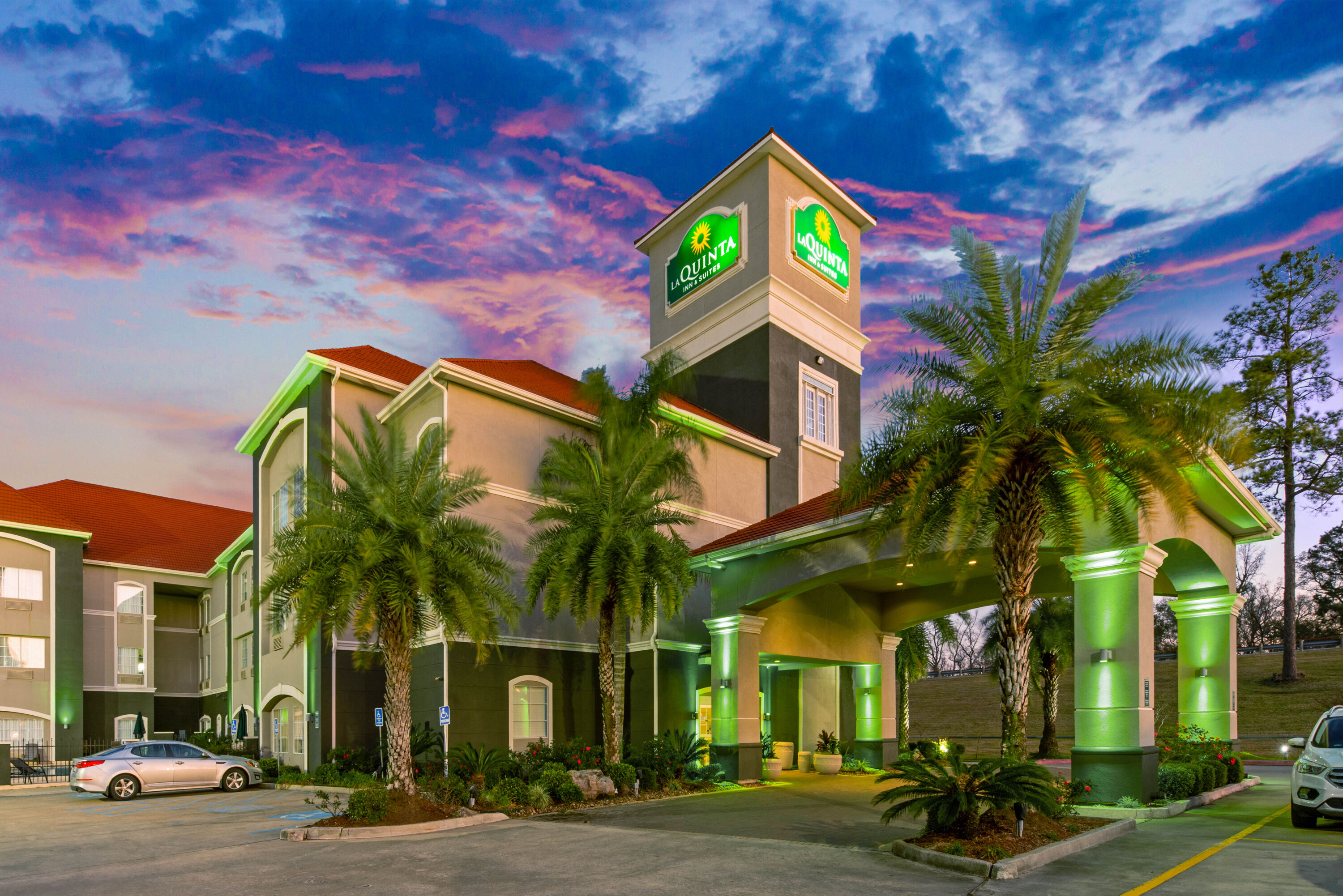 La Quinta Inn & Suites by Wyndham Lake Charles Casino Area Lake