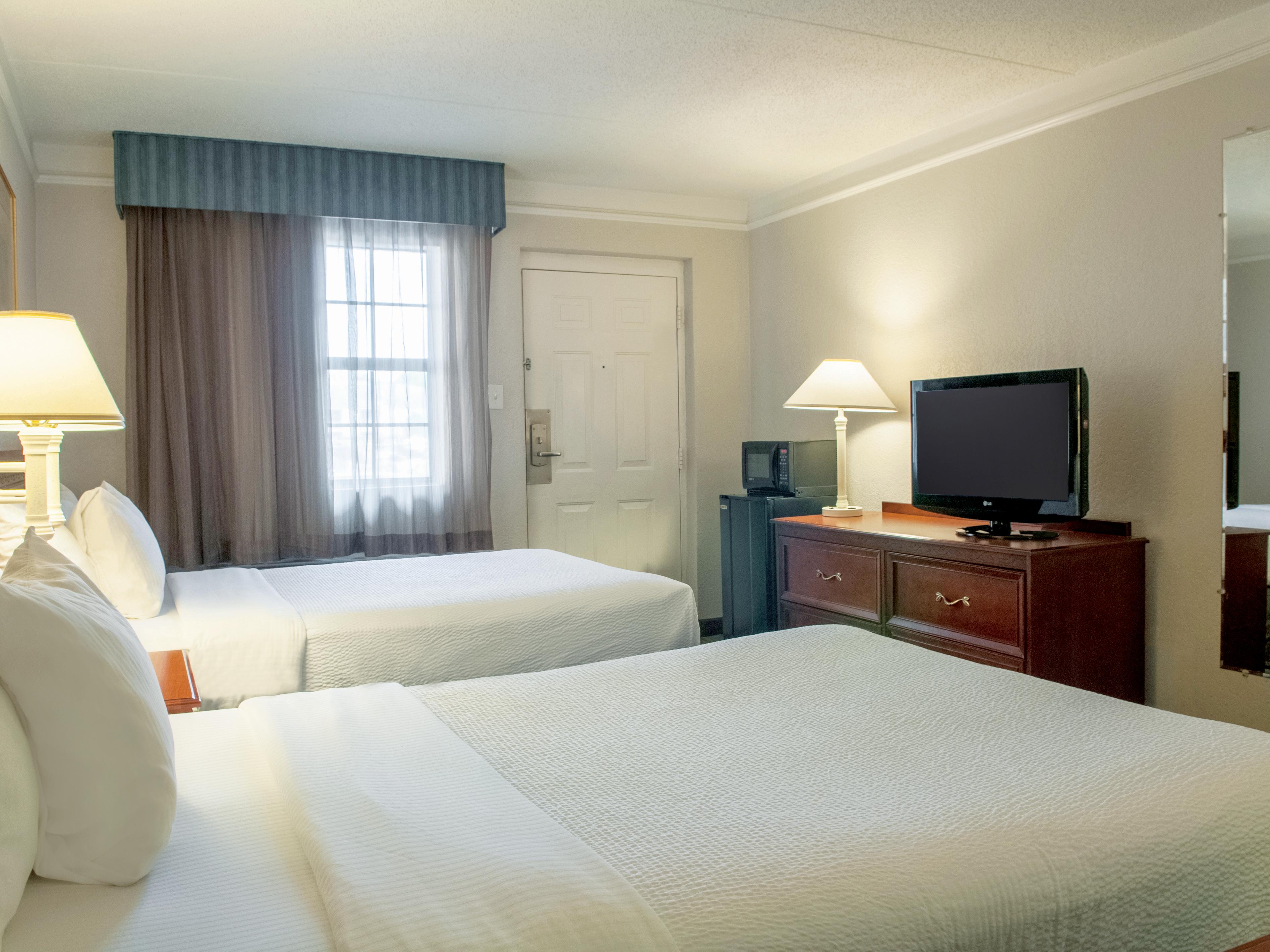 Guest room at the La Quinta Inn by Wyndham New Orleans Veterans / Metairie in Metairie, Louisiana