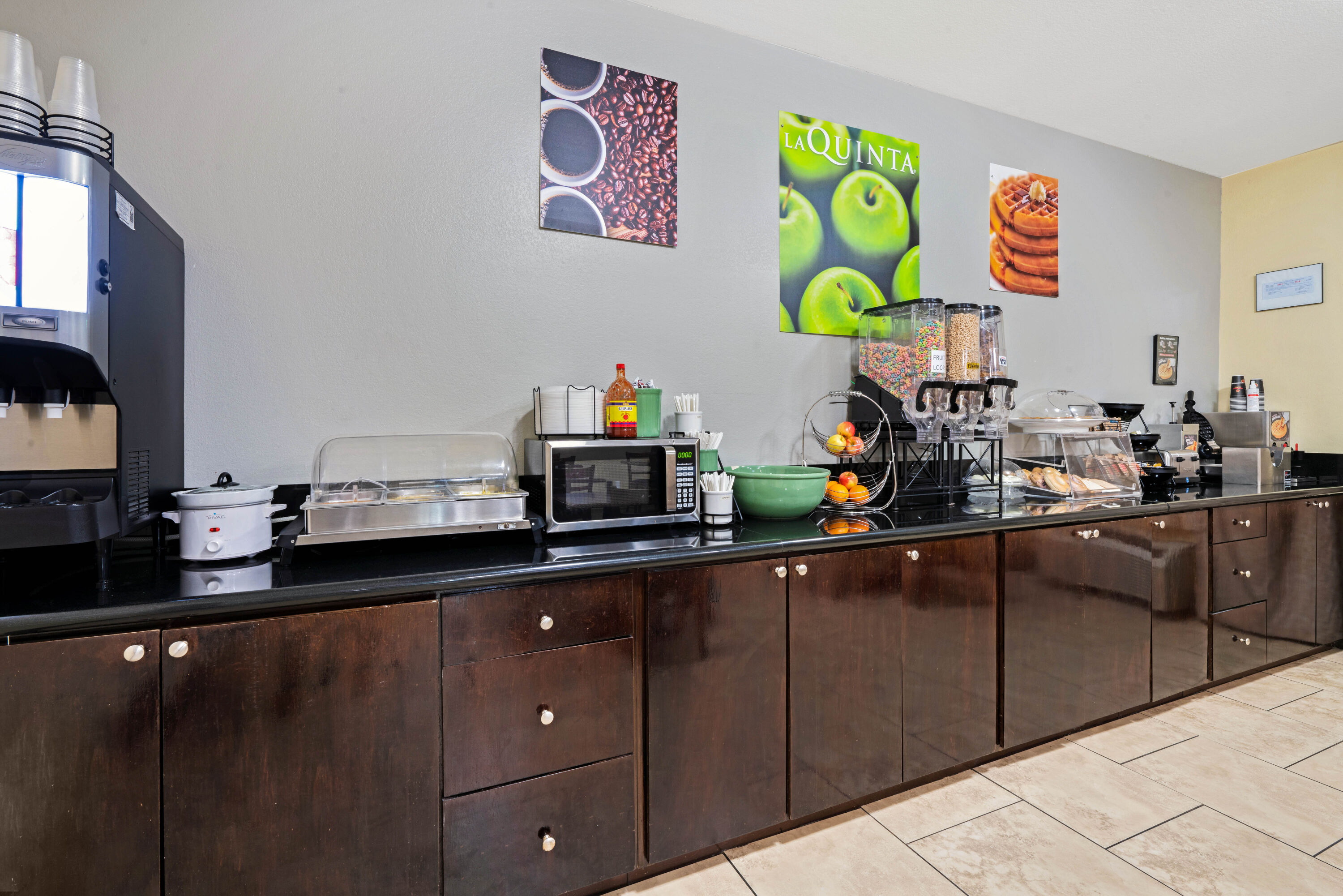 Free breakfast at La Quinta Inn & Suites by Wyndham Morgan City in Morgan City, Louisiana