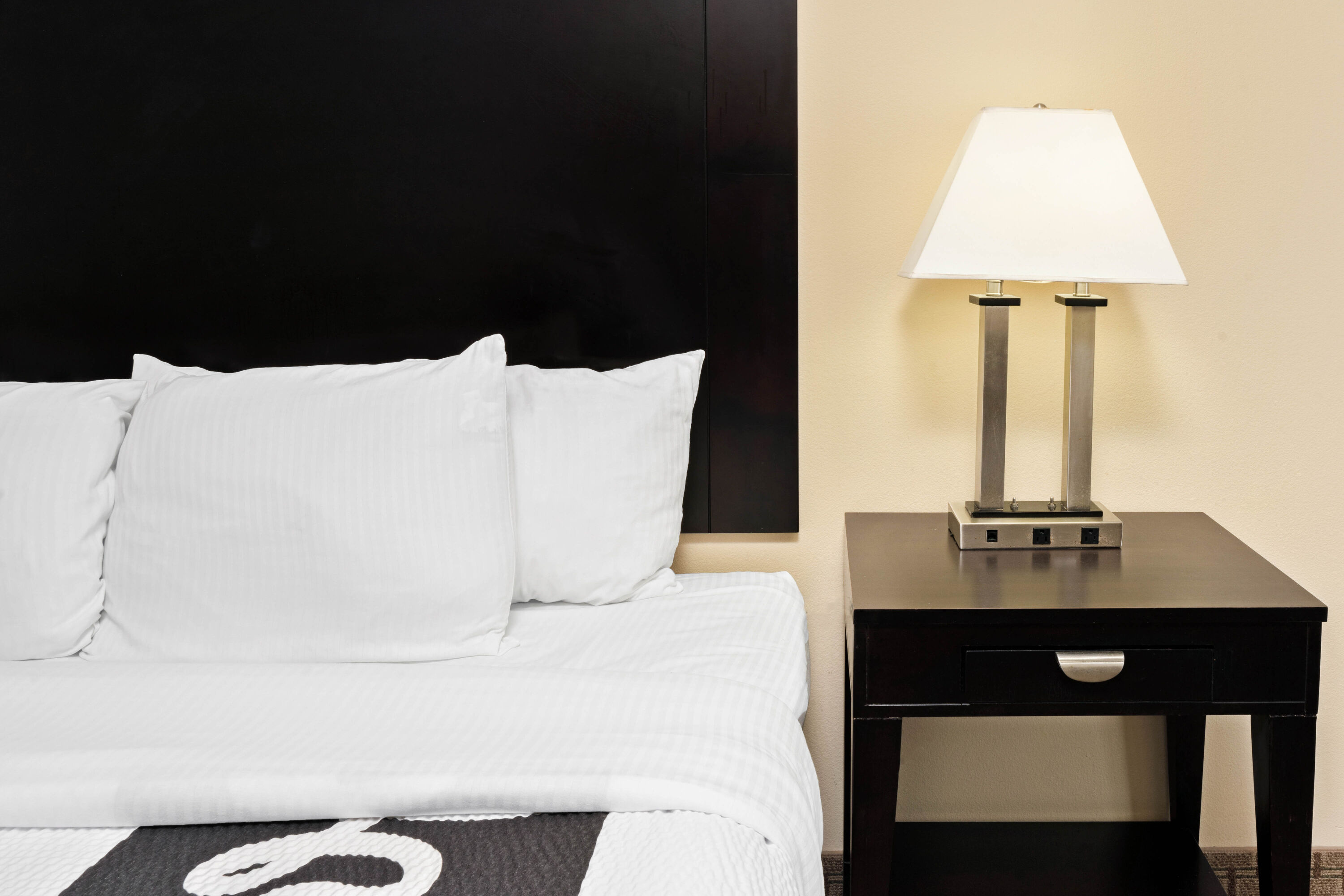 Guest room feature at the La Quinta Inn & Suites by Wyndham Morgan City in Morgan City, Louisiana