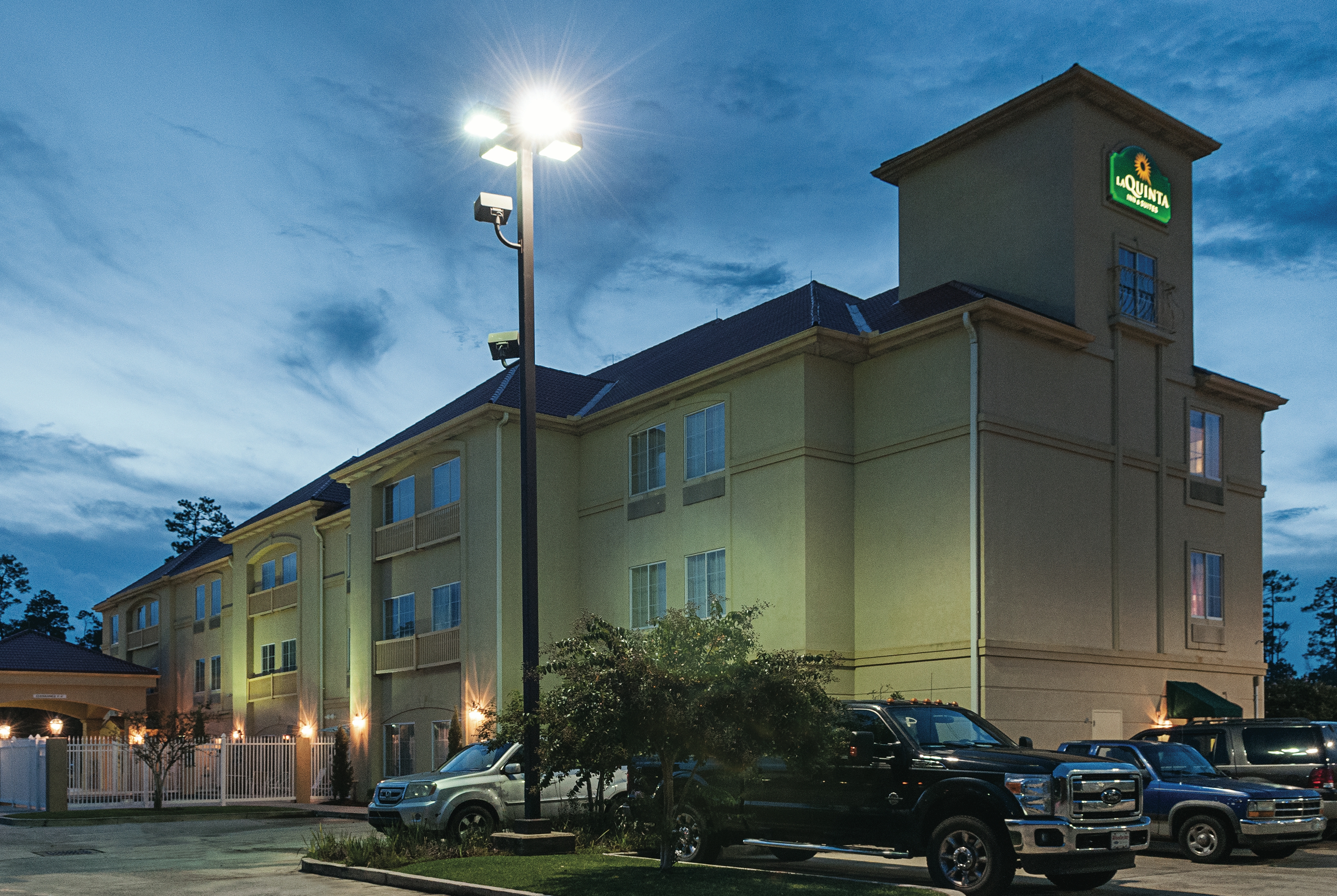 Exterior of La Quinta Inn & Suites by Wyndham Slidell North Shore hotel in Slidell, Louisiana