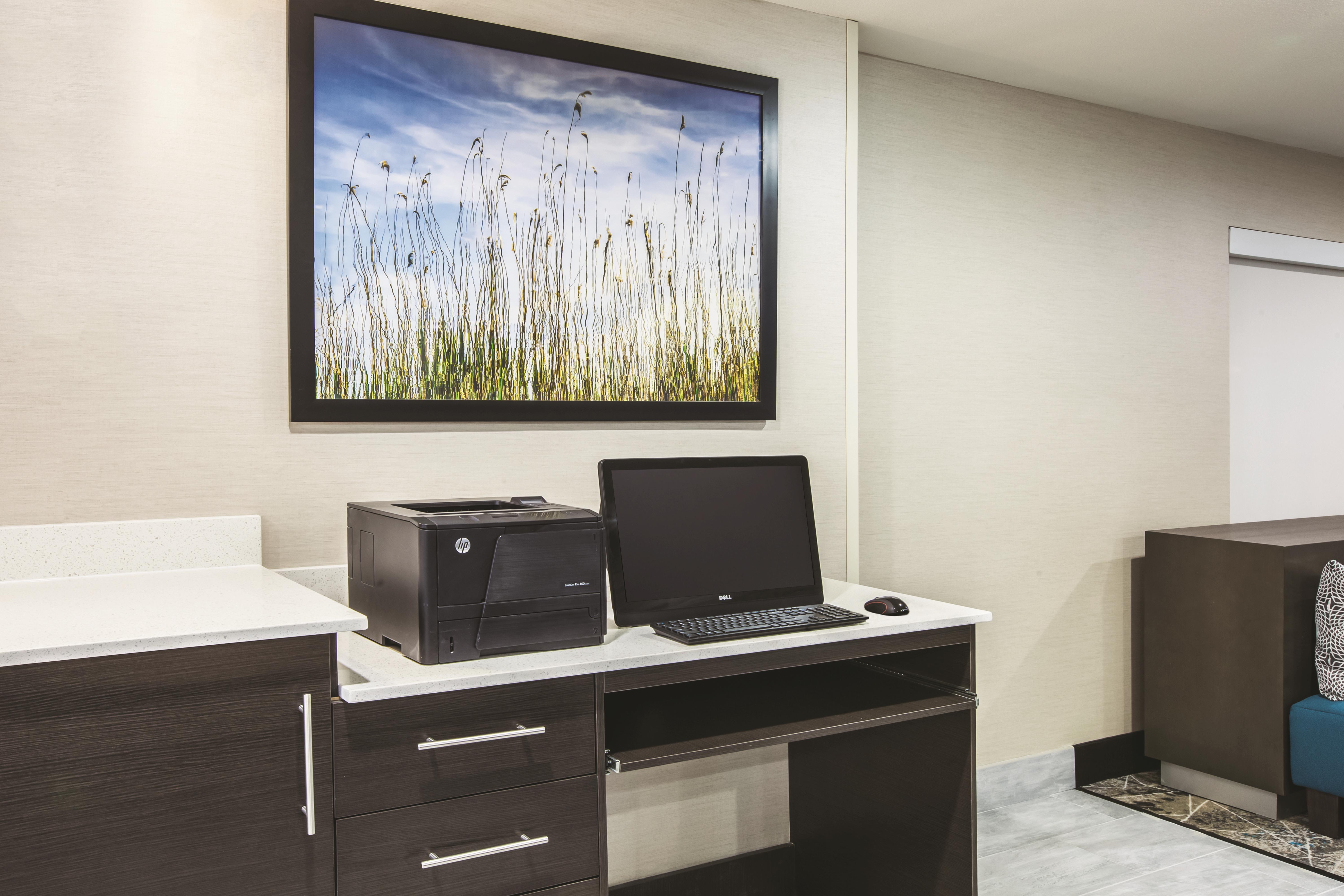 La Quinta Inn & Suites by Wyndham Walker - Denham Springs business center in Walker, Louisiana