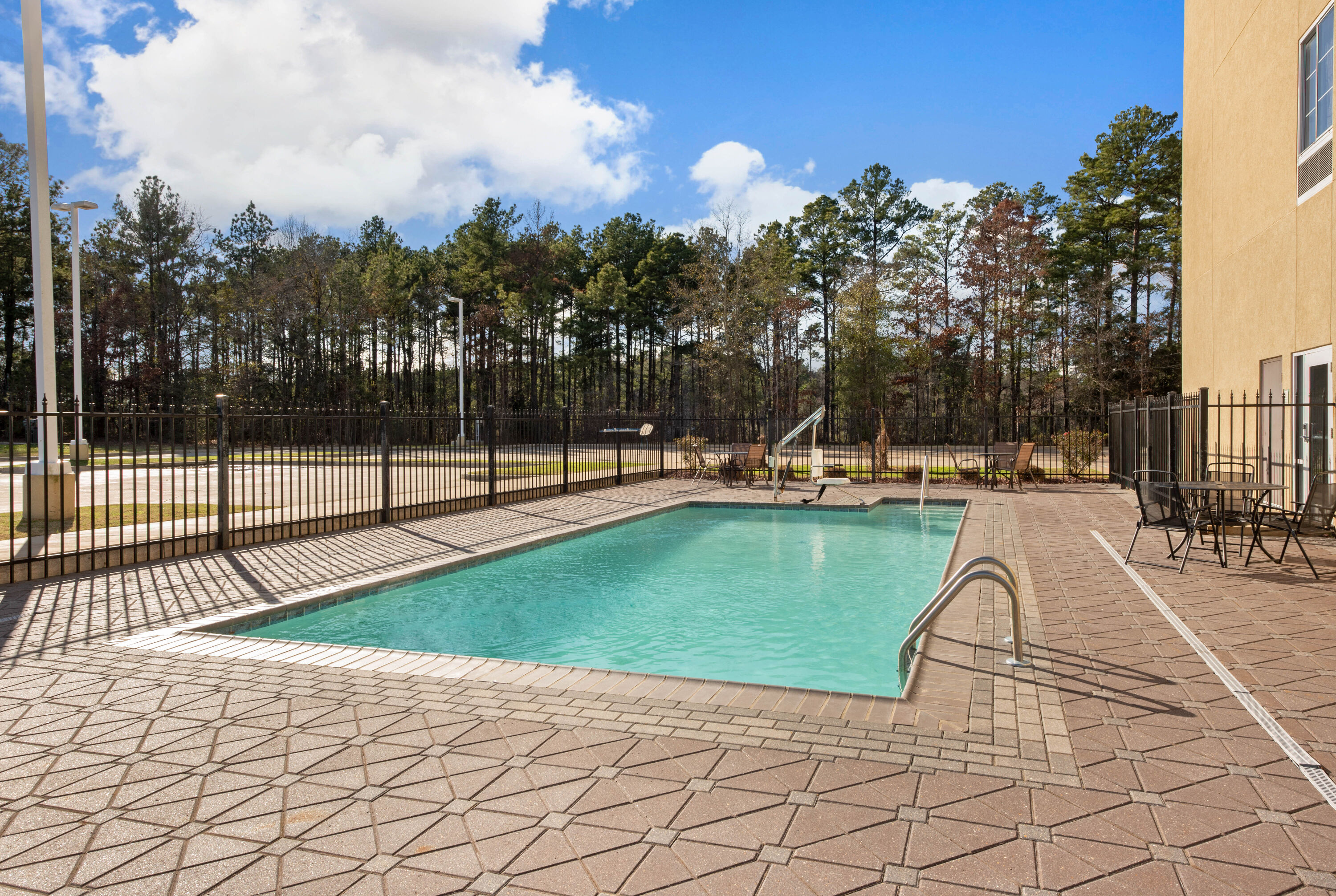 La Quinta Inn & Suites by Wyndham West Monroe West Monroe, LA Hotels