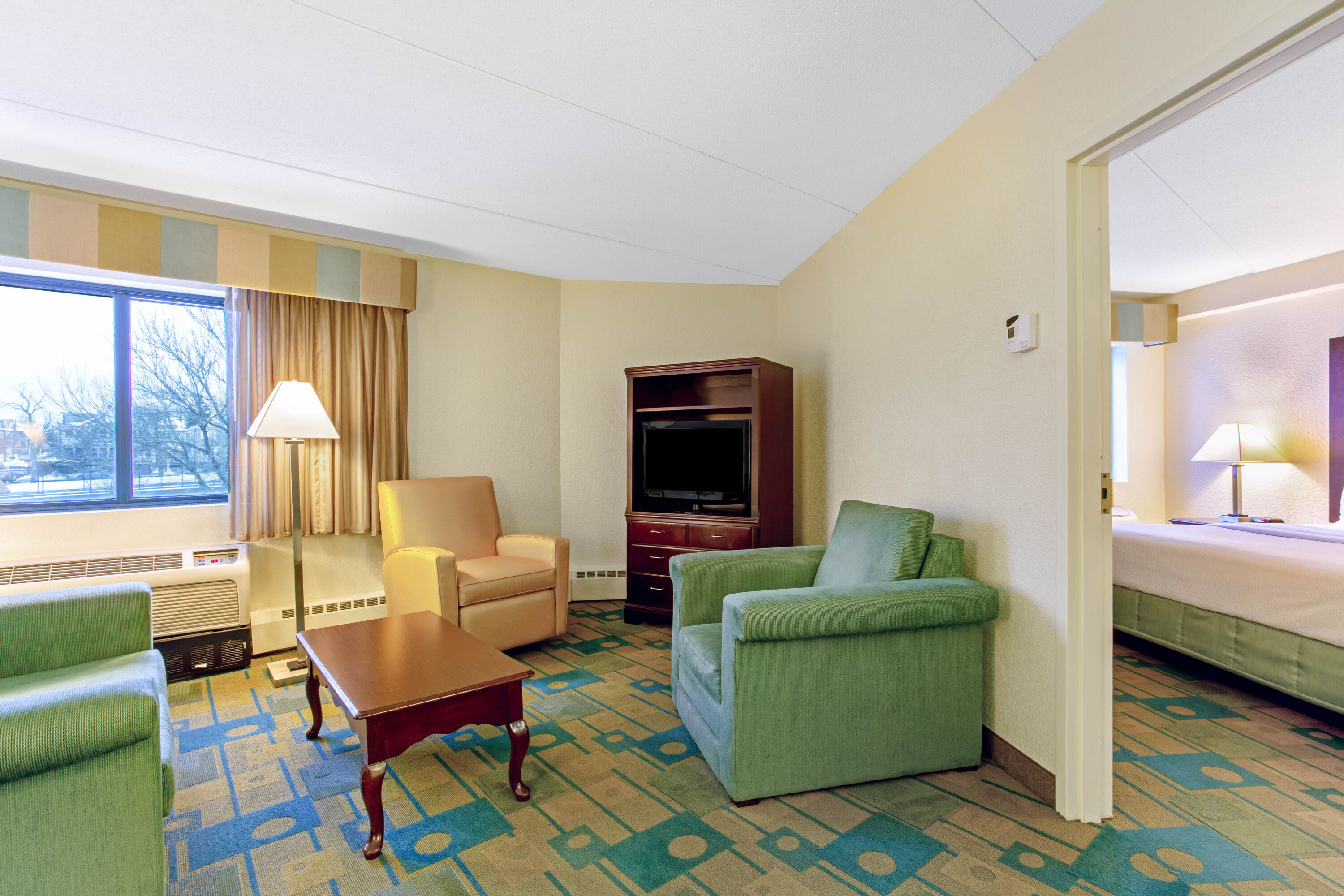 La Quinta Inn & Suites by Wyndham Boston Somerville suite in Somerville, Massachusetts