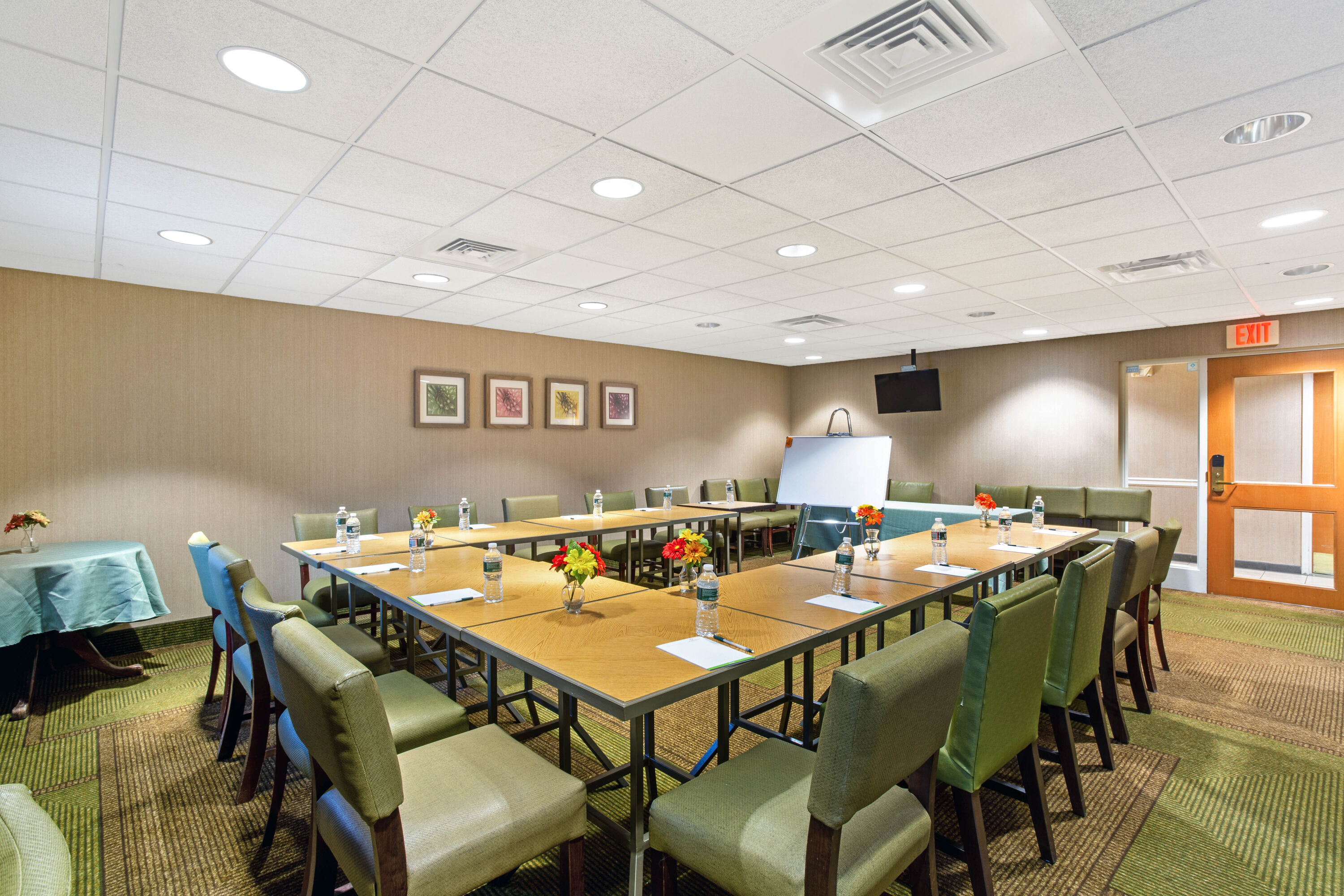 La Quinta Inn Suites By Wyndham Boston Somerville Somerville