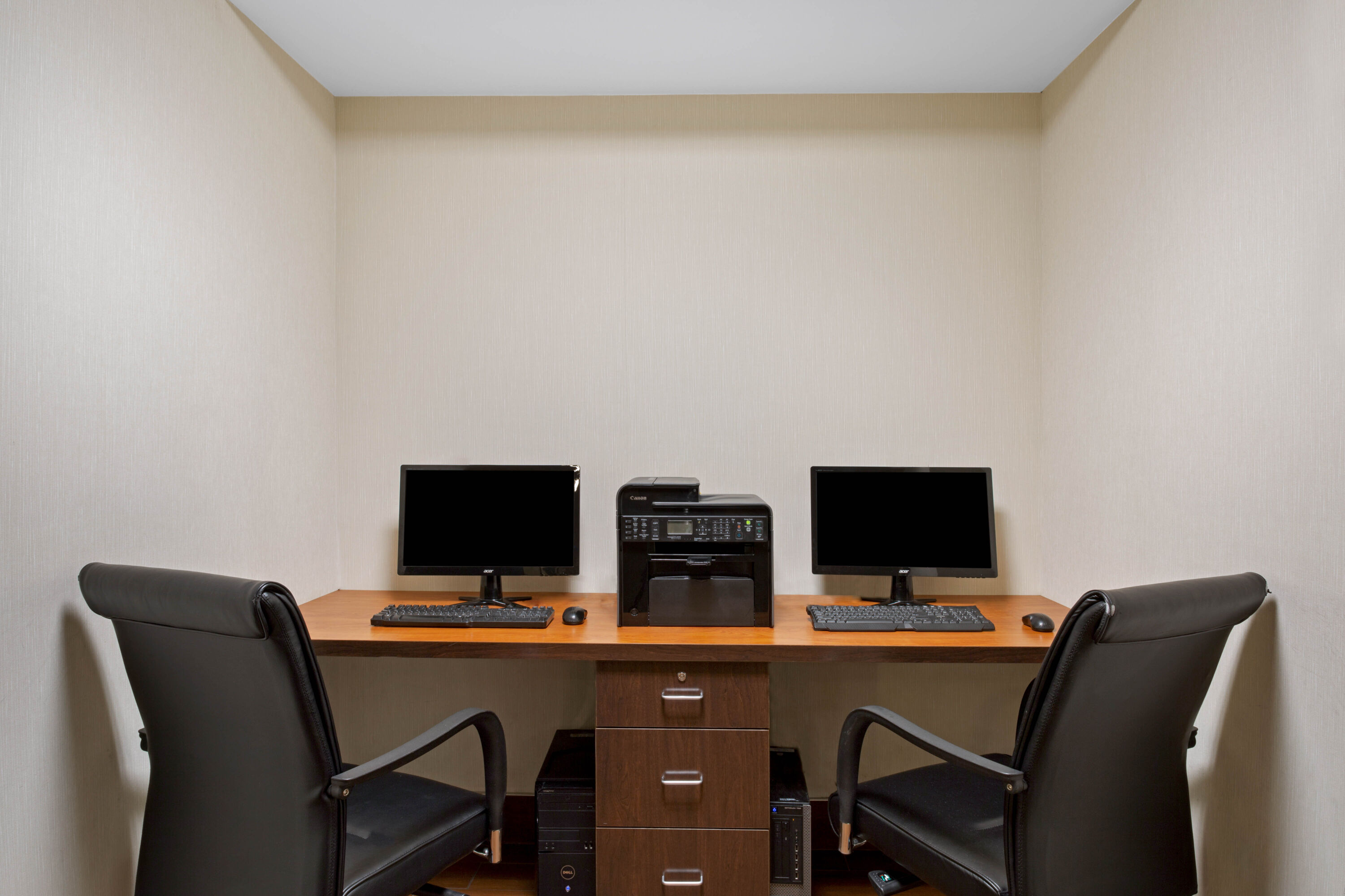 La Quinta Inn & Suites by Wyndham Springfield MA business center in Springfield, Massachusetts