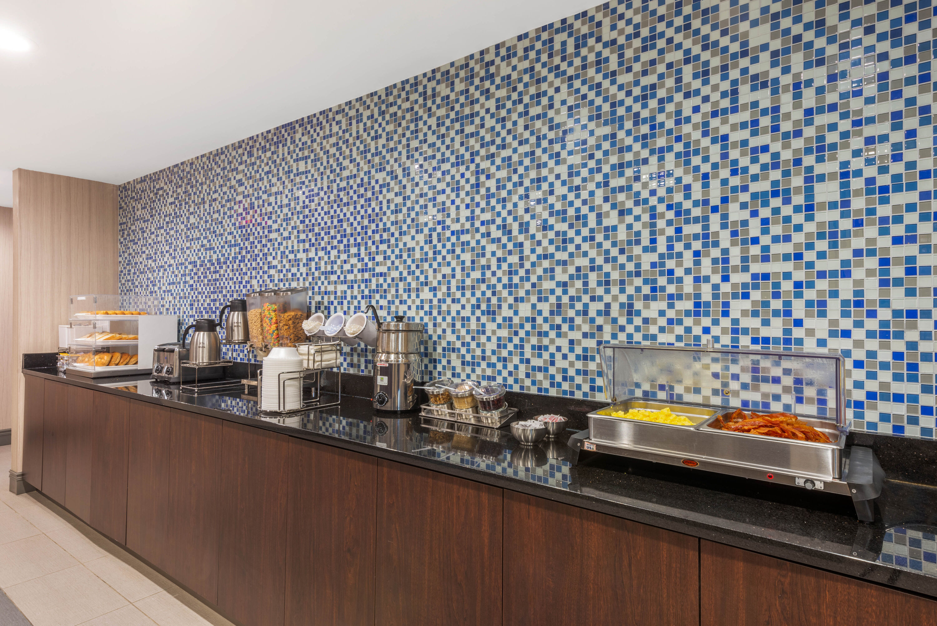 La Quinta Inn & Suites by Wyndham Aberdeen-APG | Aberdeen, MD Hotels
