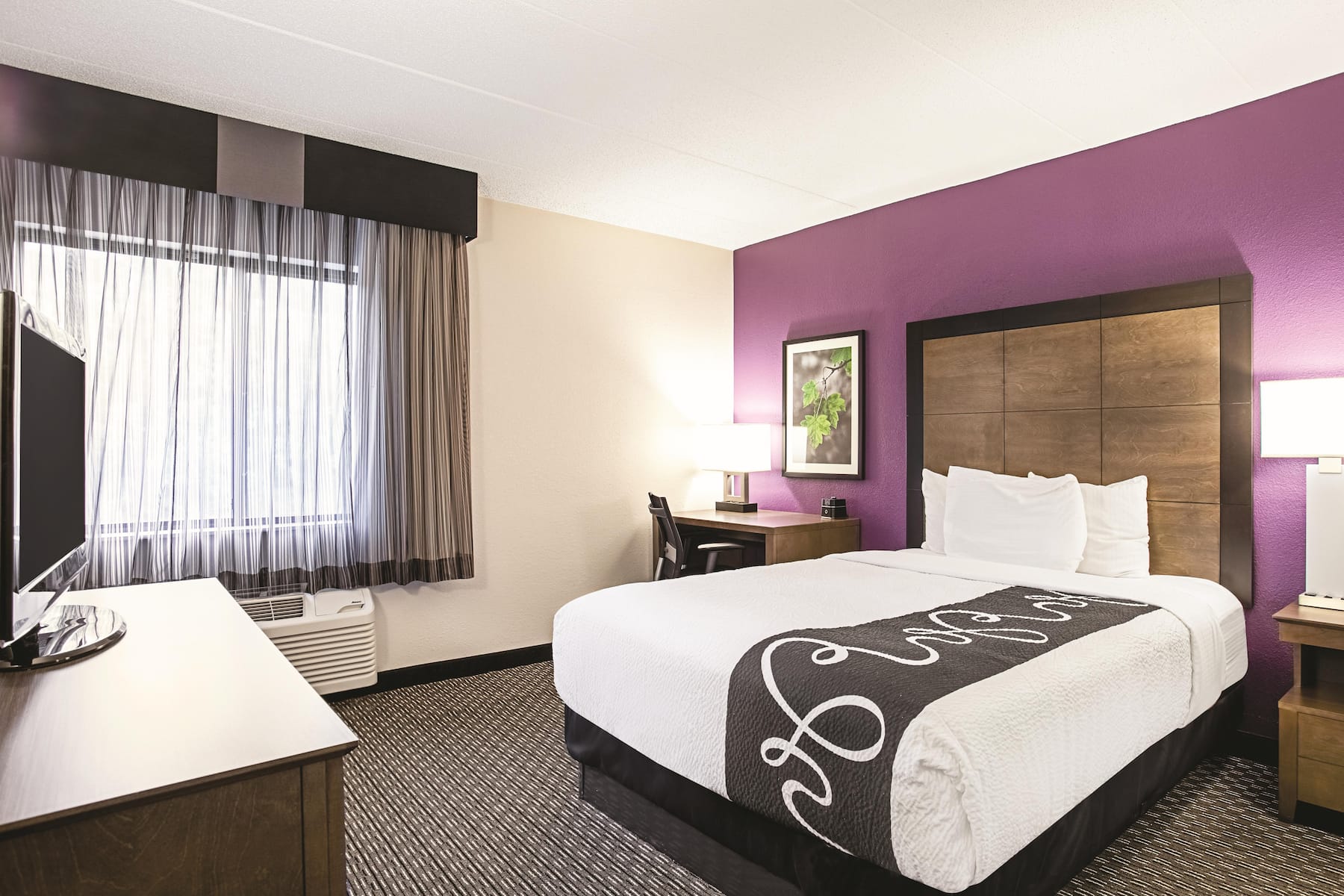 Guest room at the La Quinta Inn & Suites by Wyndham Baltimore N / White Marsh in Baltimore, Maryland