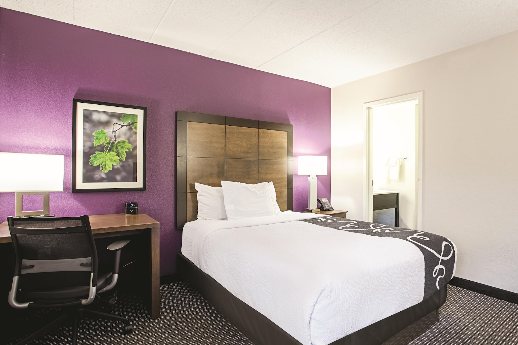 Guest room at the La Quinta Inn & Suites by Wyndham Baltimore N / White Marsh in Baltimore, Maryland