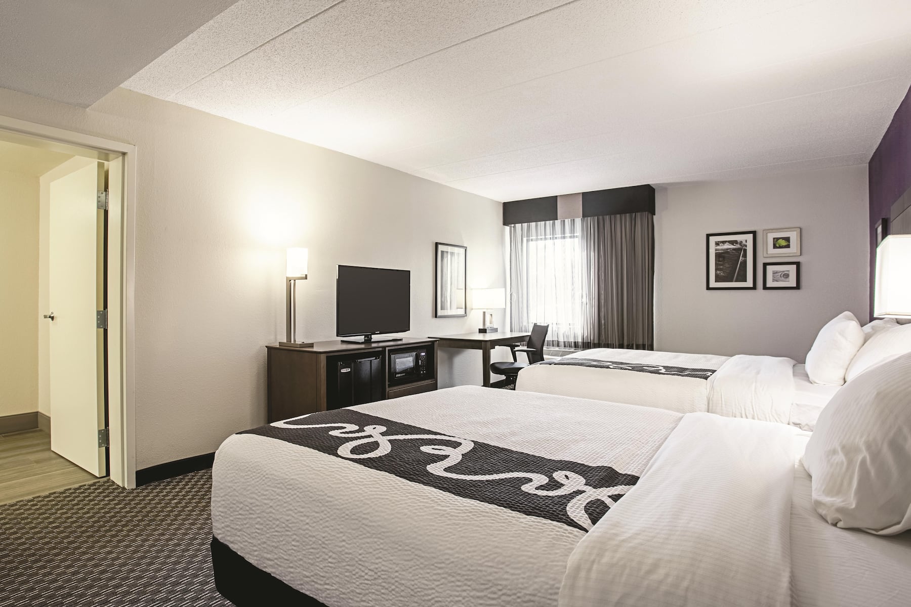 Guest room at the La Quinta Inn & Suites by Wyndham Baltimore N / White Marsh in Baltimore, Maryland