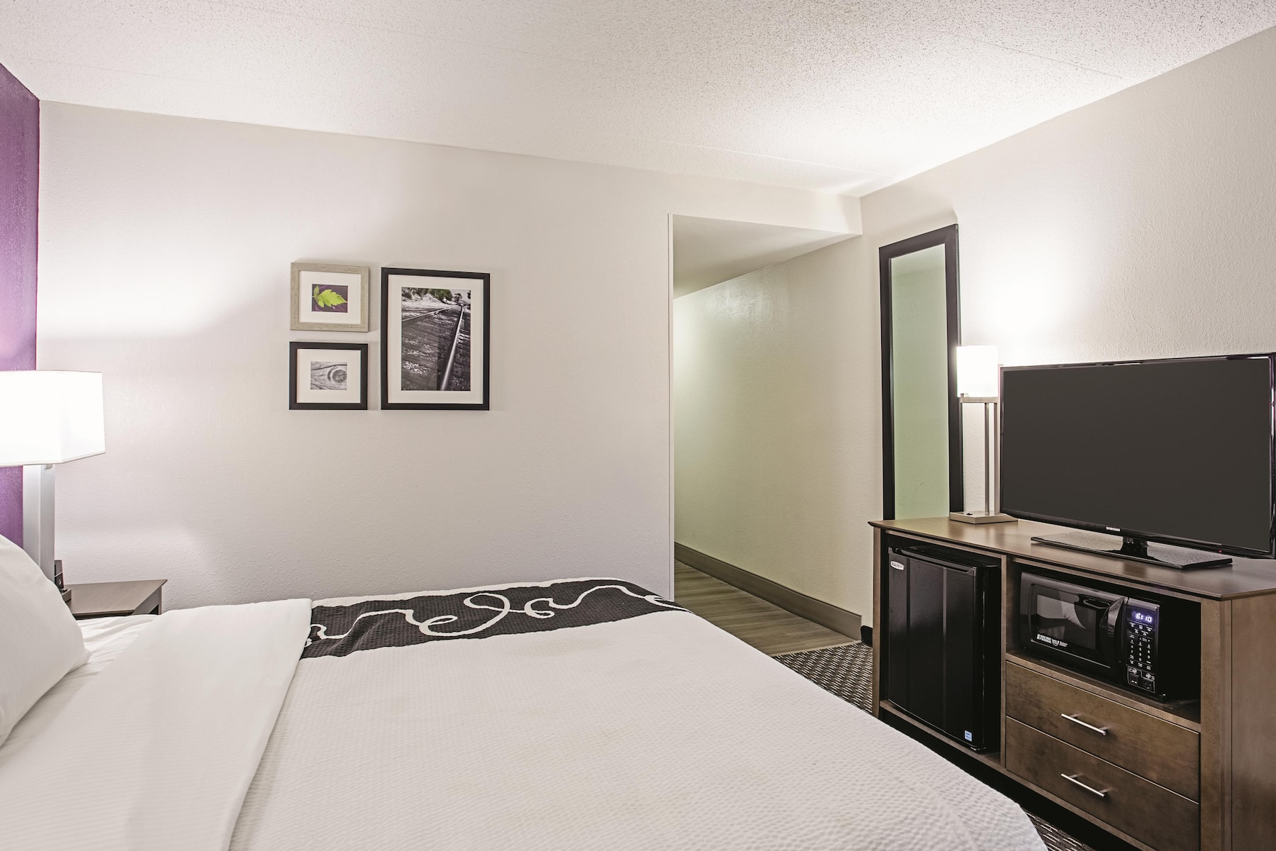 Guest room at the La Quinta Inn & Suites by Wyndham Baltimore N / White Marsh in Baltimore, Maryland