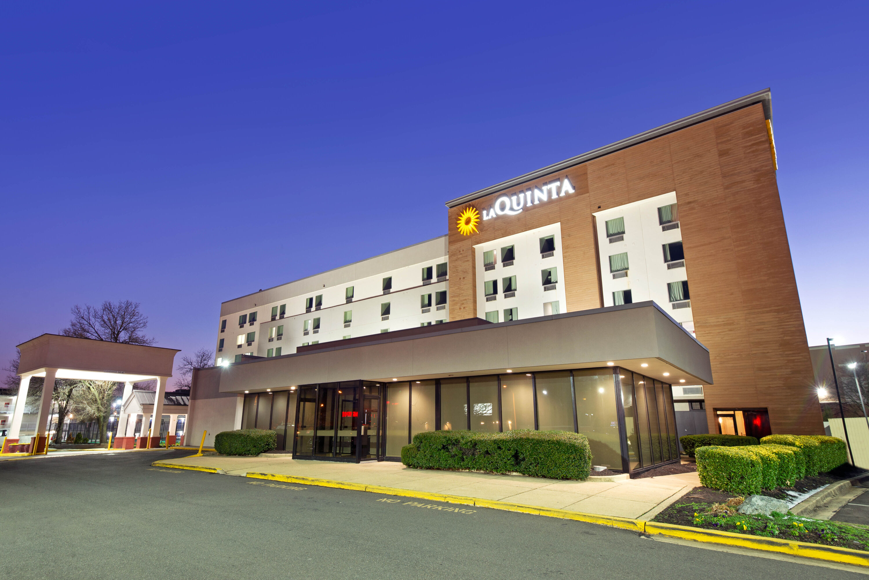 La Quinta Inn & Suites by Wyndham DC Metro Capital Beltway Capitol