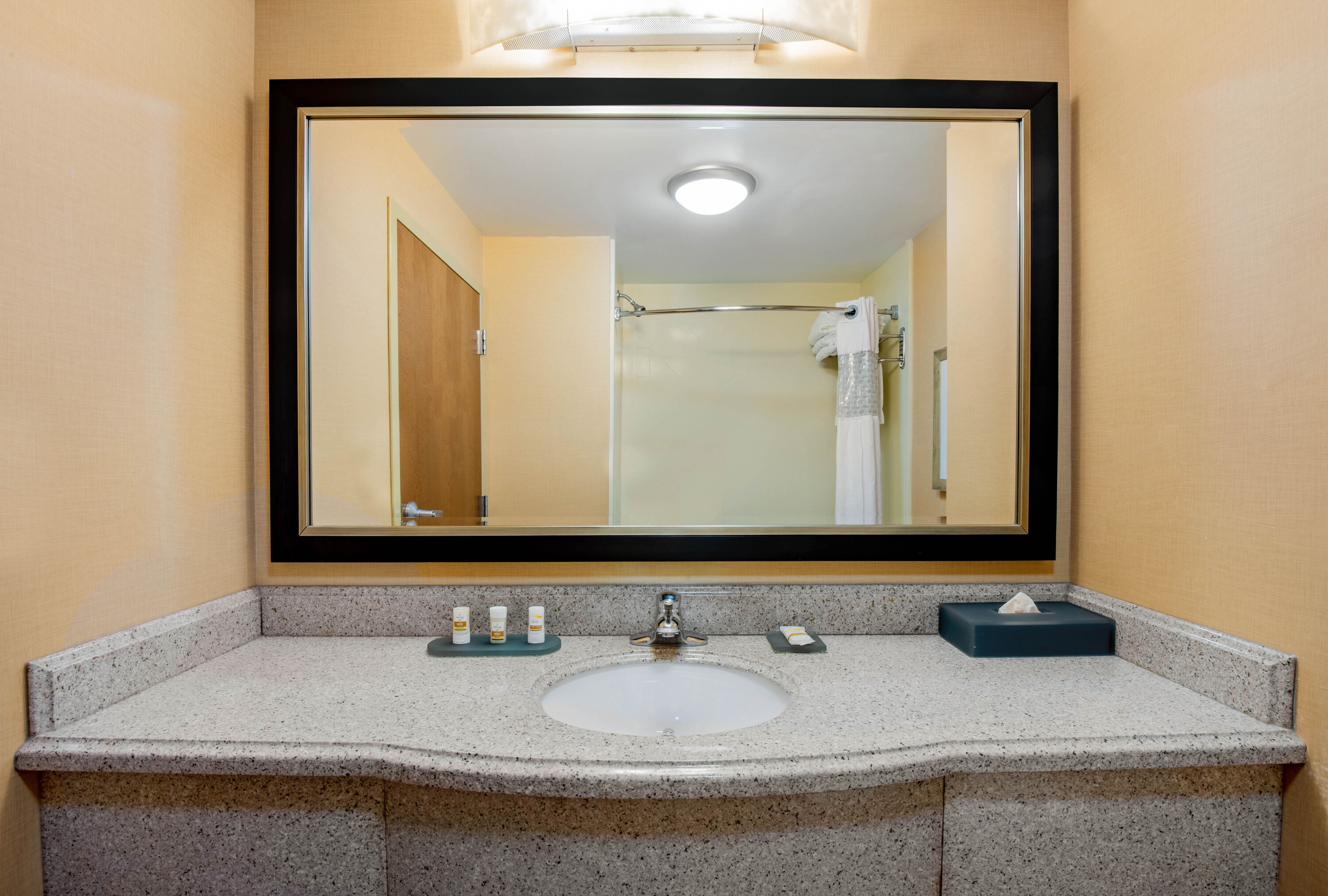 Guest room bath at the La Quinta Inn & Suites by Wyndham Bel Air/I-95 Exit 77A in Edgewood, Maryland