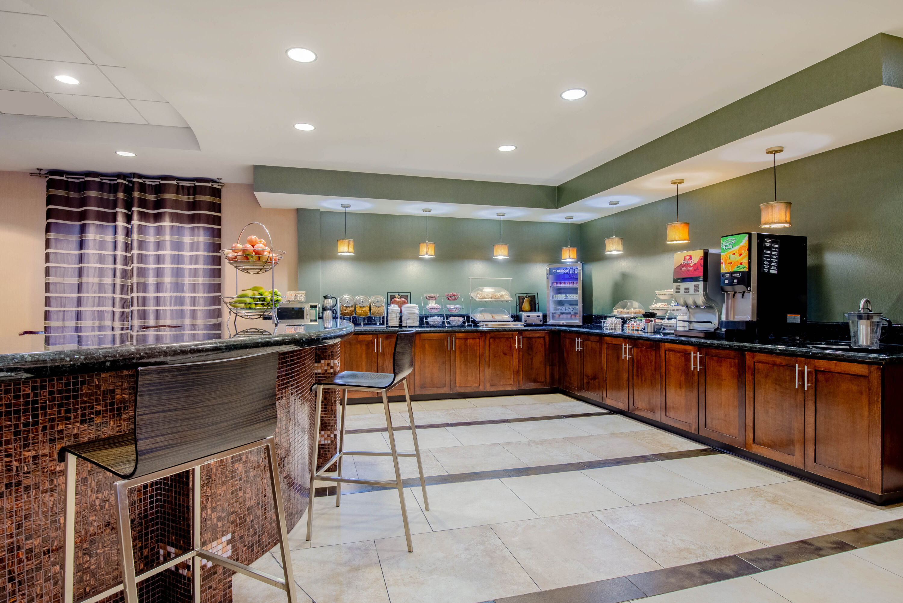 Free breakfast at La Quinta Inn & Suites by Wyndham Bel Air/I-95 Exit 77A in Edgewood, Maryland