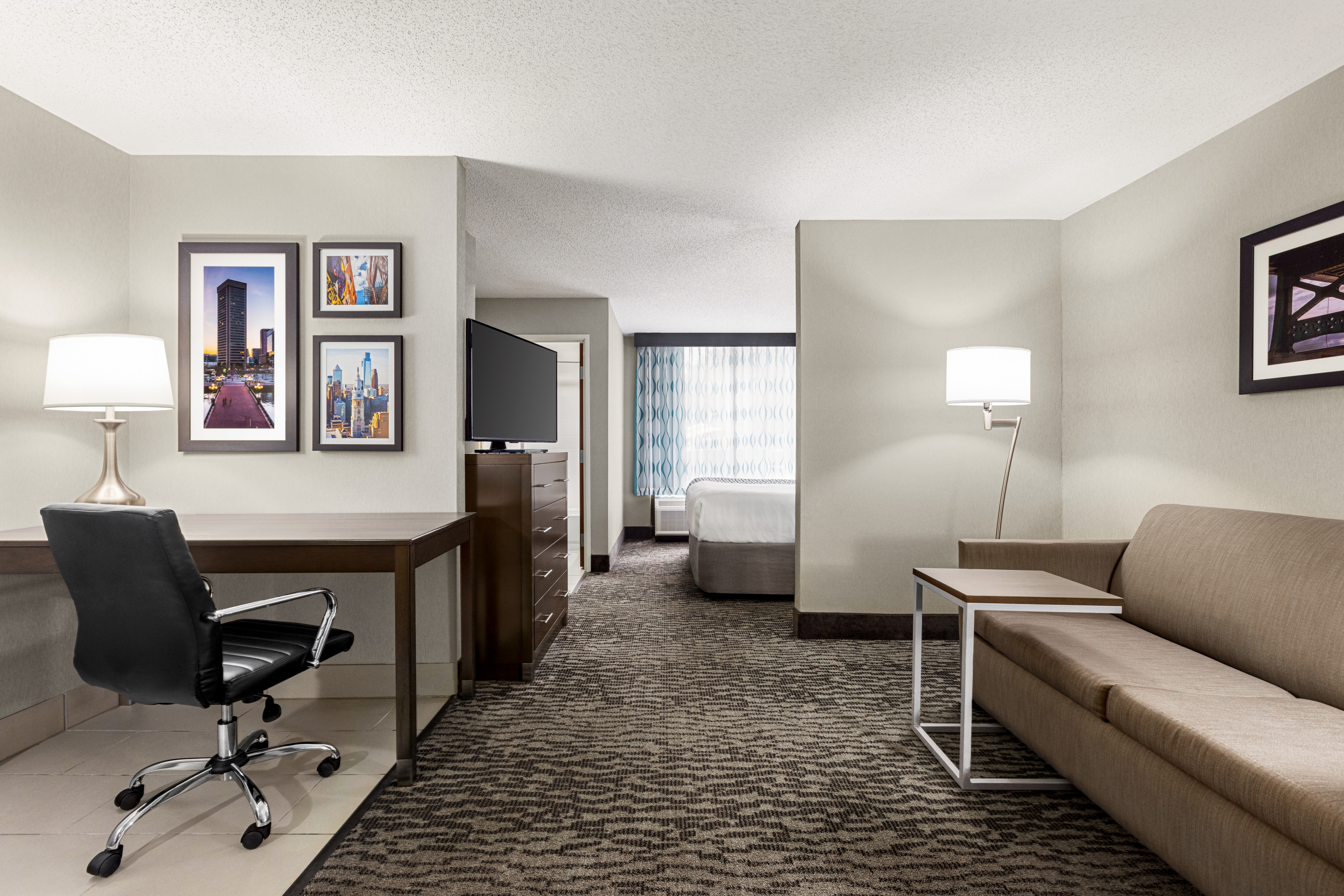 La Quinta Inn & Suites by Wyndham Newark - Elkton suite in Elkton, Maryland