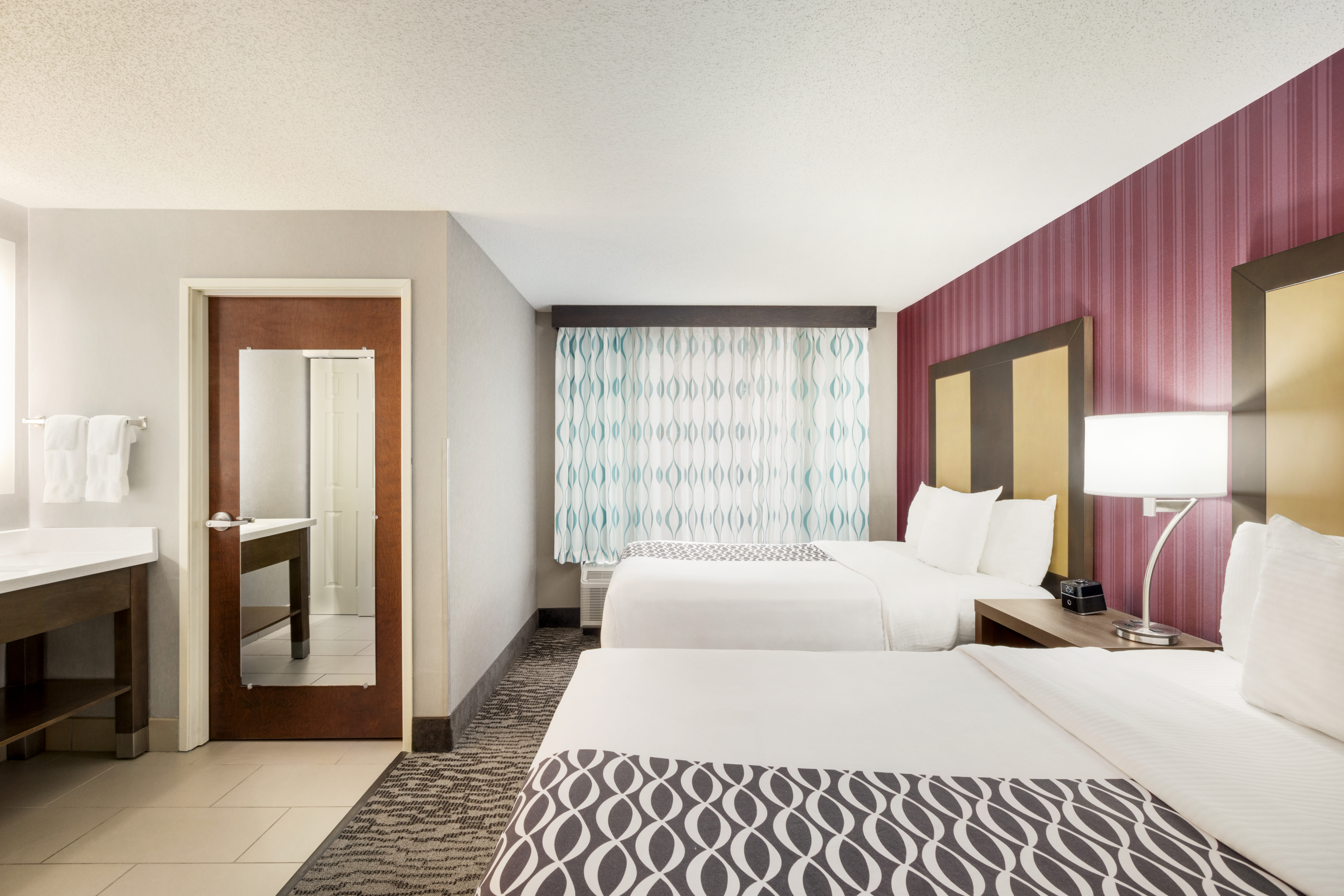 La Quinta Inn & Suites by Wyndham Newark - Elkton suite in Elkton, Maryland