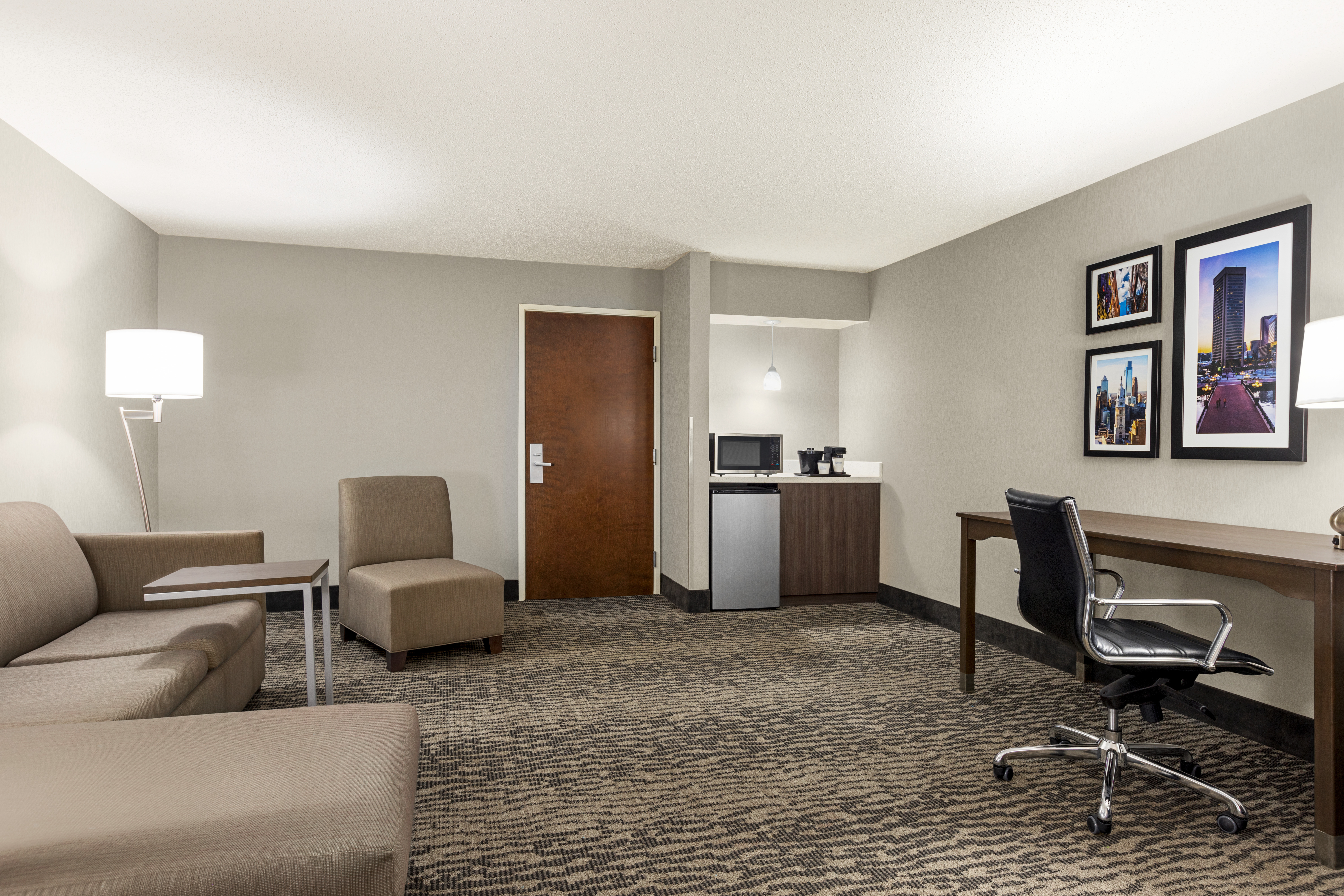 La Quinta Inn & Suites by Wyndham Newark - Elkton suite in Elkton, Maryland