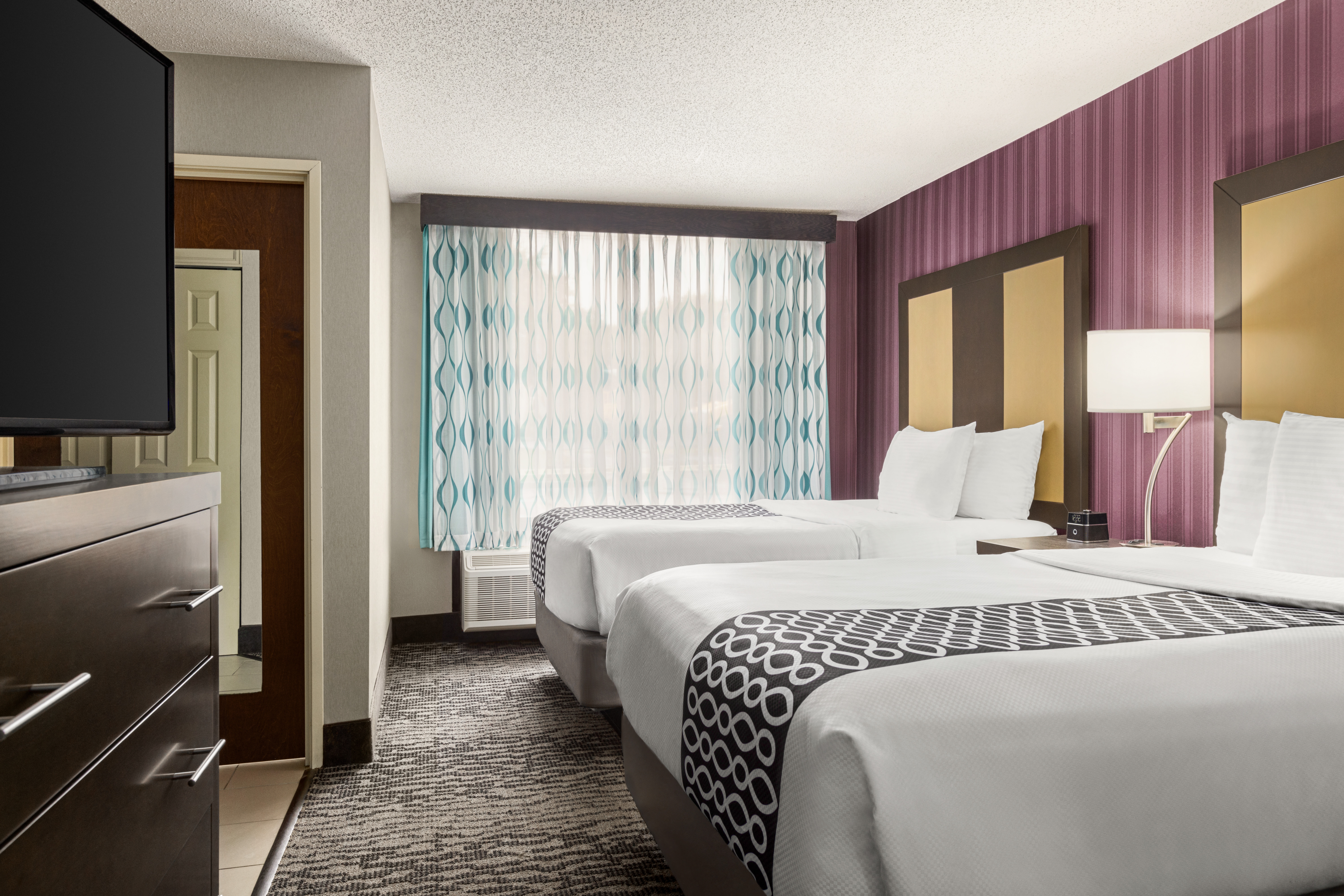 La Quinta Inn & Suites by Wyndham Newark - Elkton suite in Elkton, Maryland