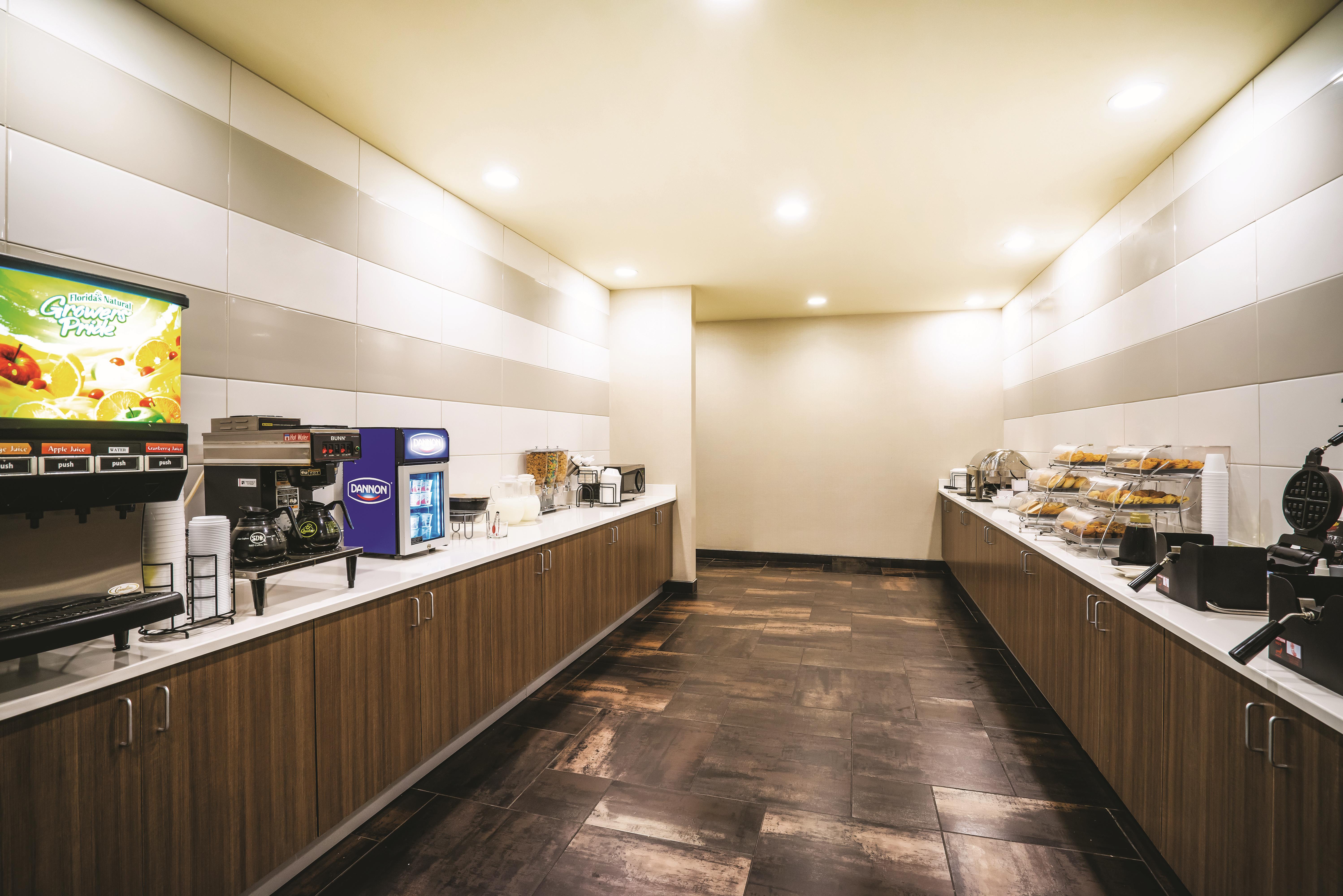 La Quinta Inn & Suites by Wyndham Baltimore S. Glen Burnie Glen