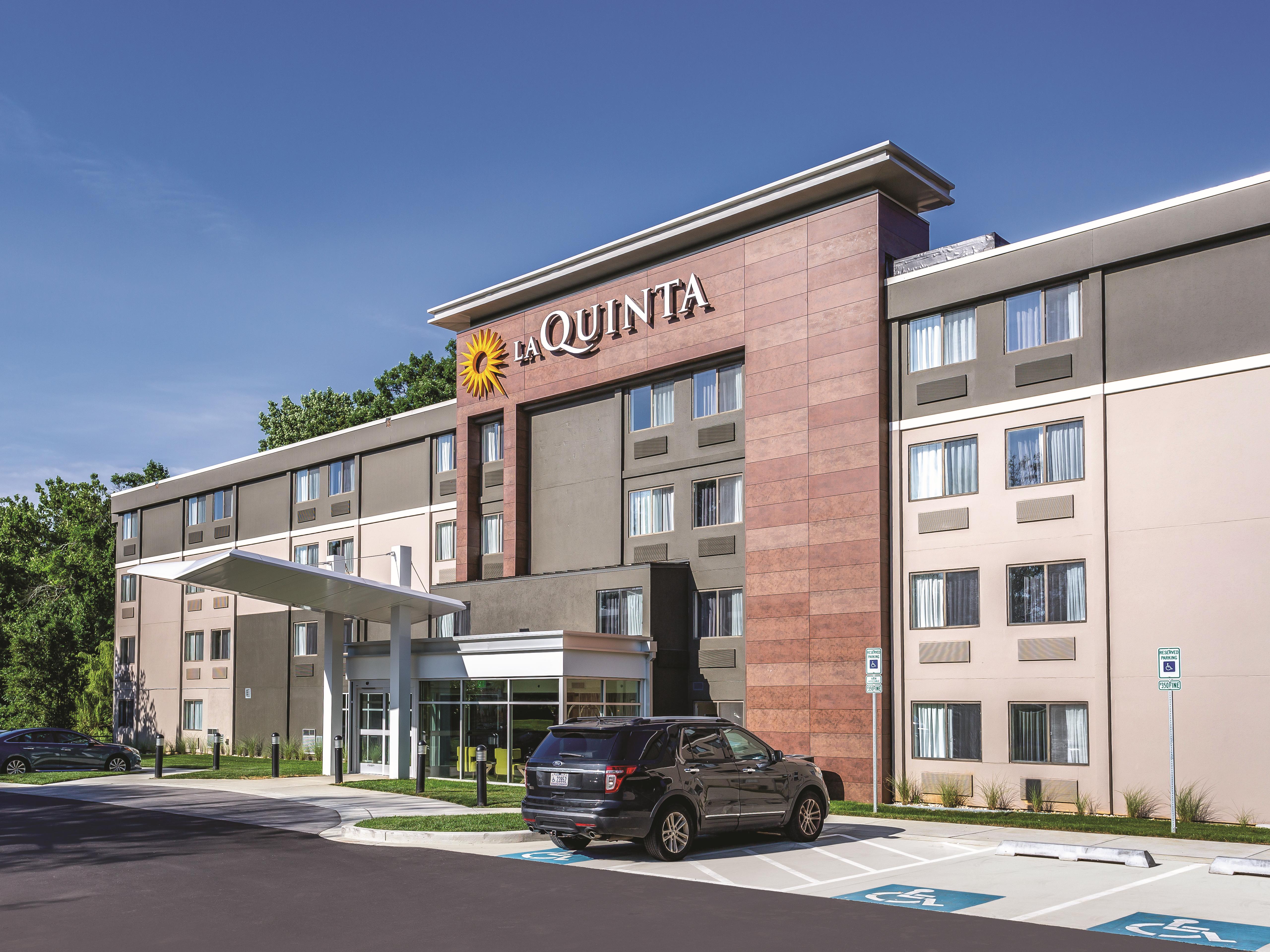 La Quinta Inn Suites by Wyndham Columbia Fort Meade 