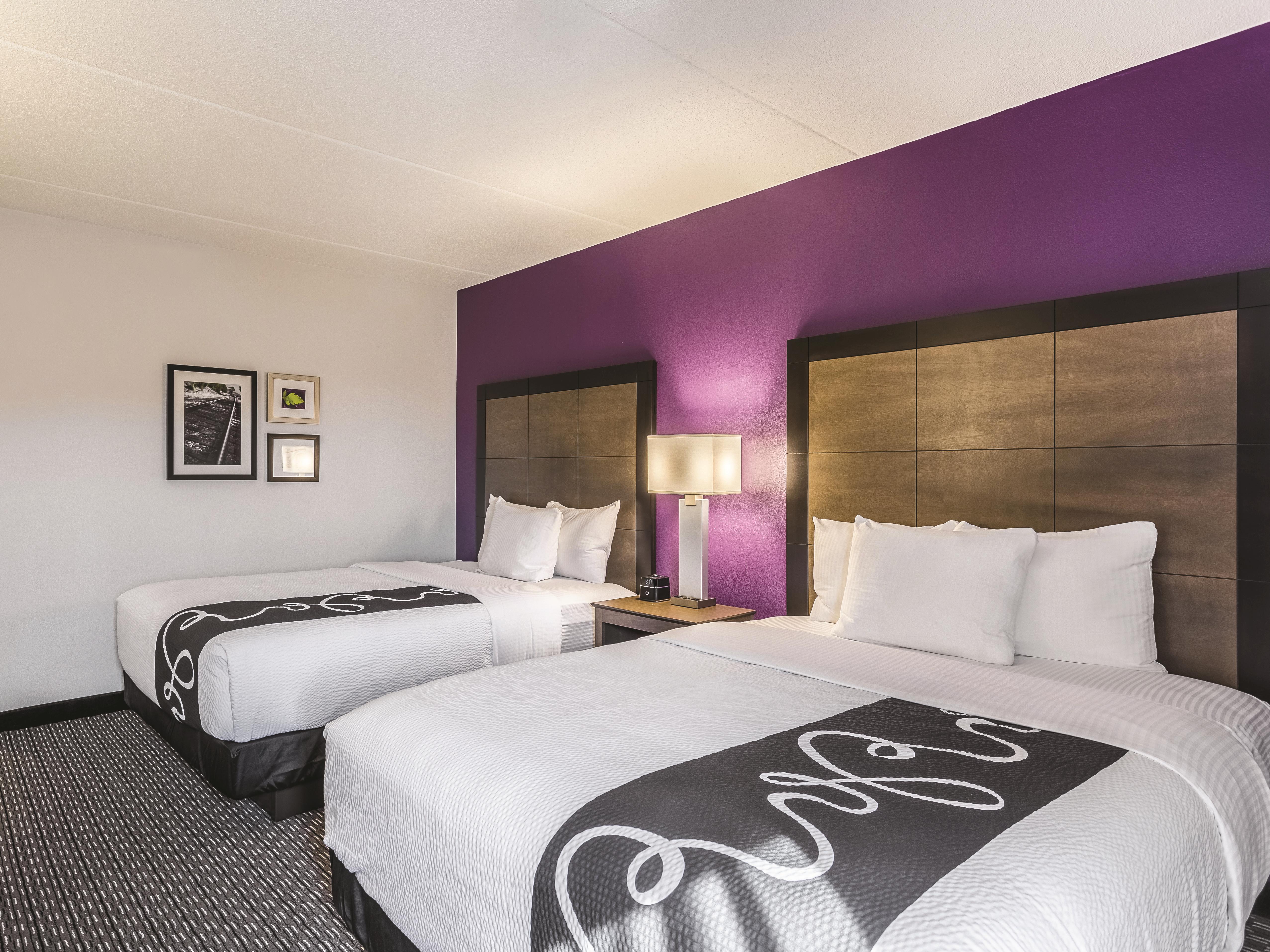 Guest room at the La Quinta Inn & Suites by Wyndham Columbia / Fort Meade in Jessup, Maryland