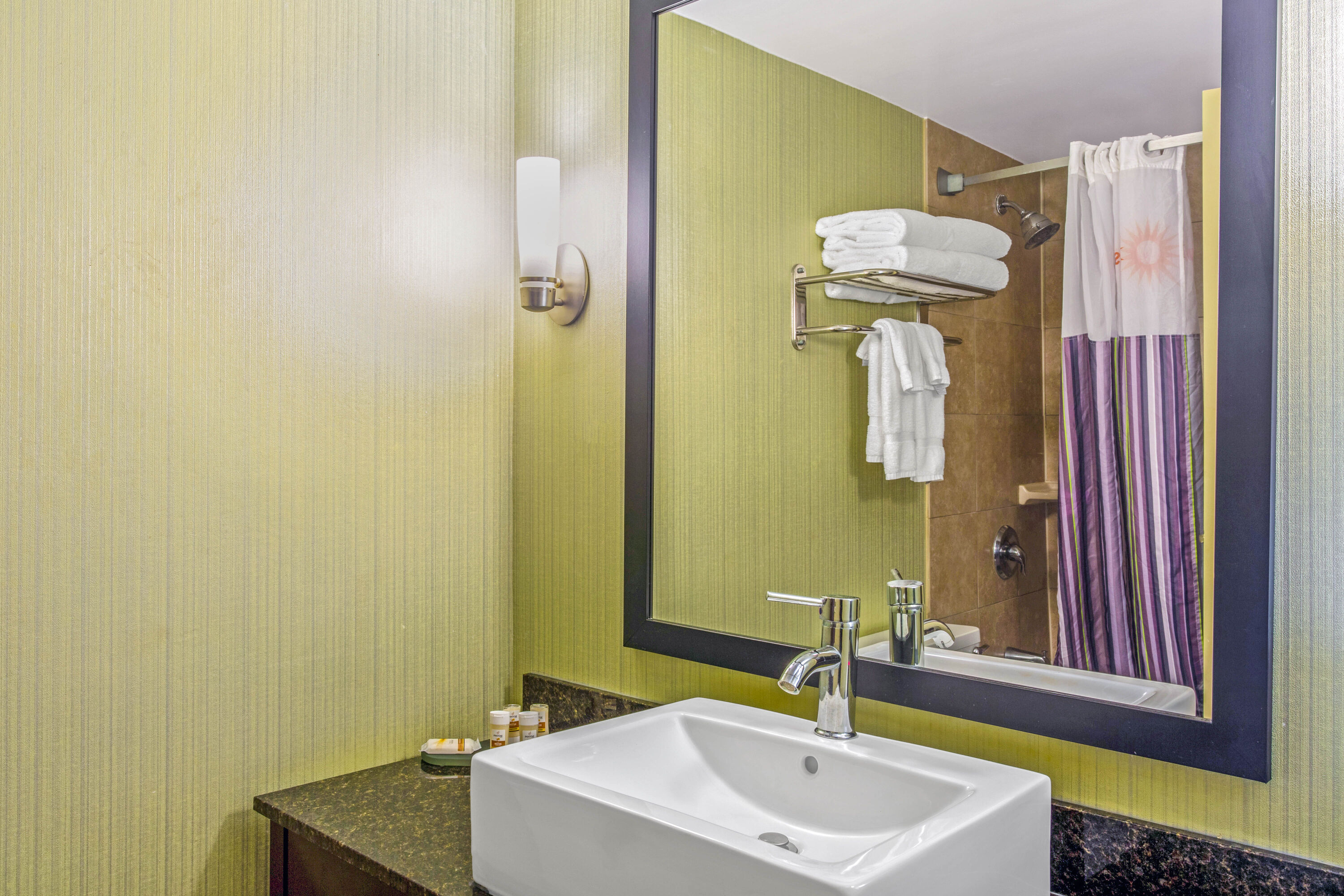 Guest room bath at the La Quinta Inn & Suites by Wyndham Salisbury in Salisbury, Maryland