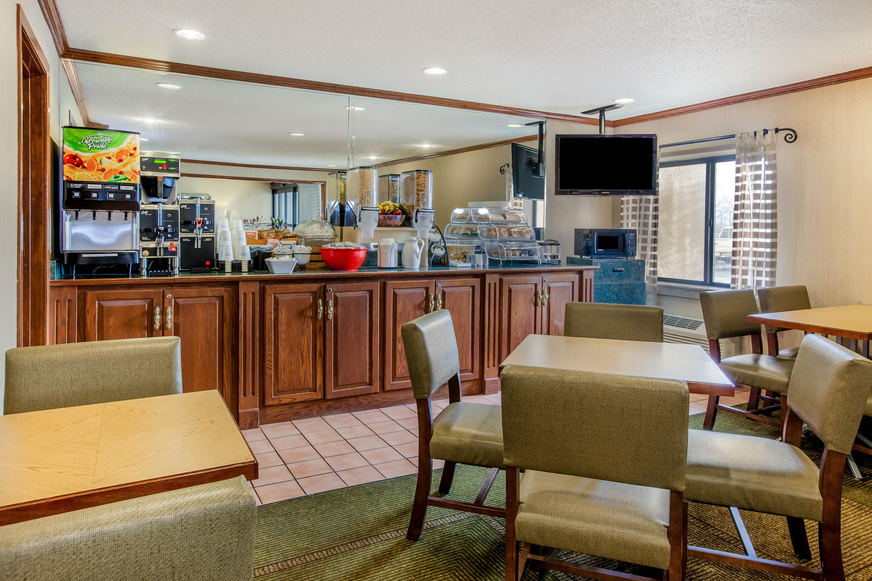 Free breakfast at La Quinta Inn by Wyndham Detroit Southgate in Southgate, Michigan