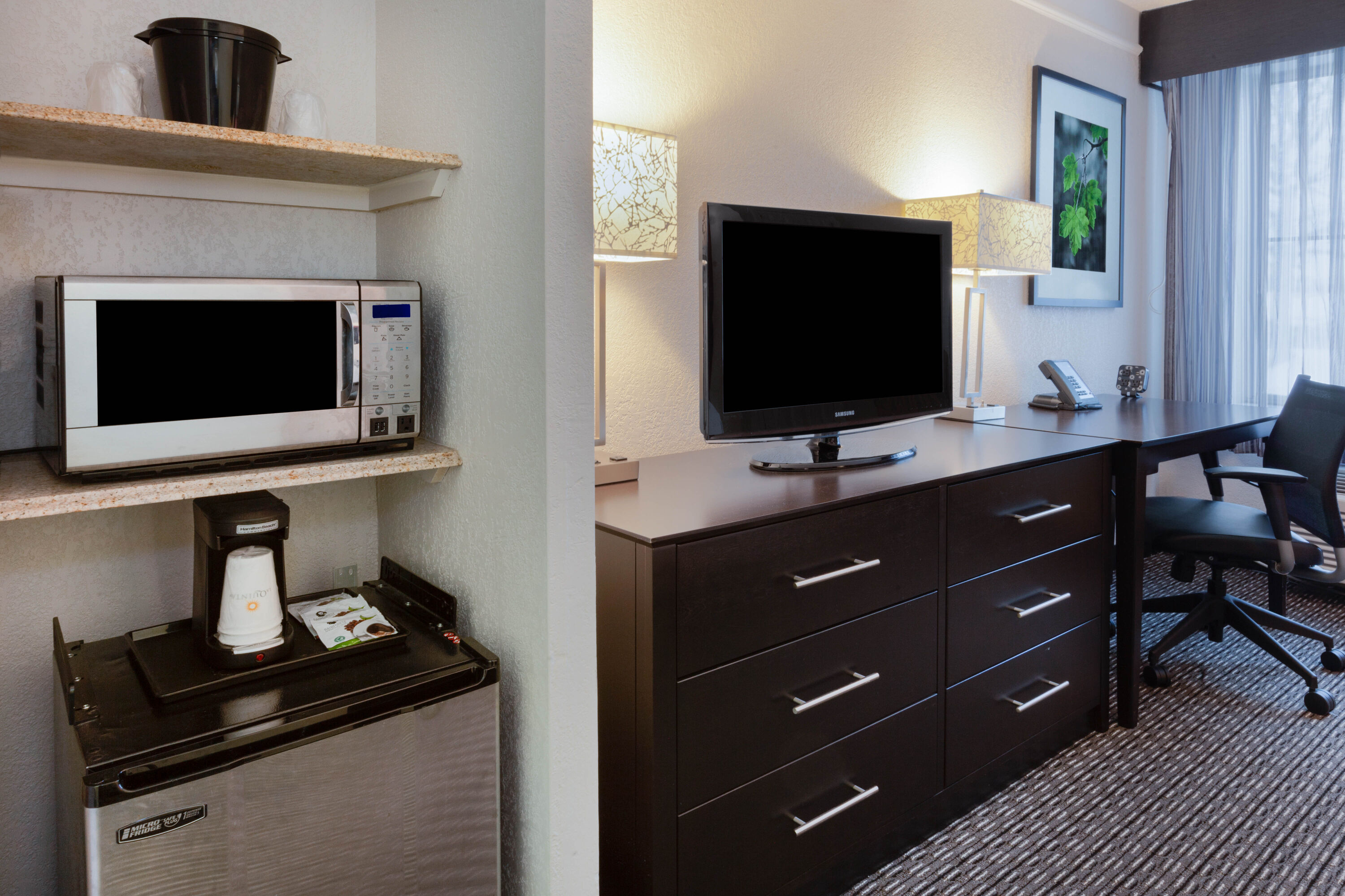 Guest room at the La Quinta Inn & Suites by Wyndham Detroit Utica in Utica, Michigan